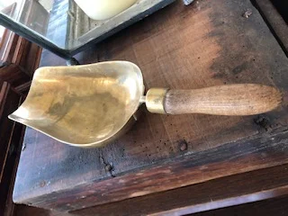 Victorian Scoop.jpg