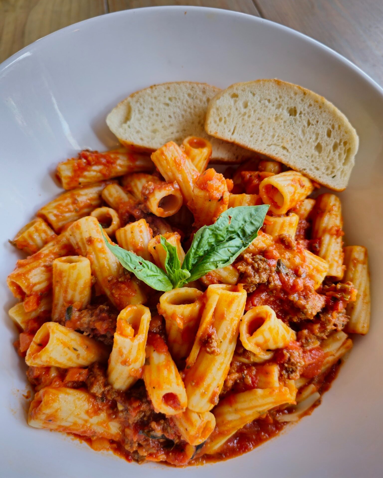 Sometimes, simpler is better. Tonight, we are keeping it simple- our special is Rigatoni Bolognese. Join us for this classic- we can't wait to serve you! 

#sundayspecial #pastaspecial #rigatonibolognese #shrimpfest #ShrimpFestival #ameliaisland #ame
