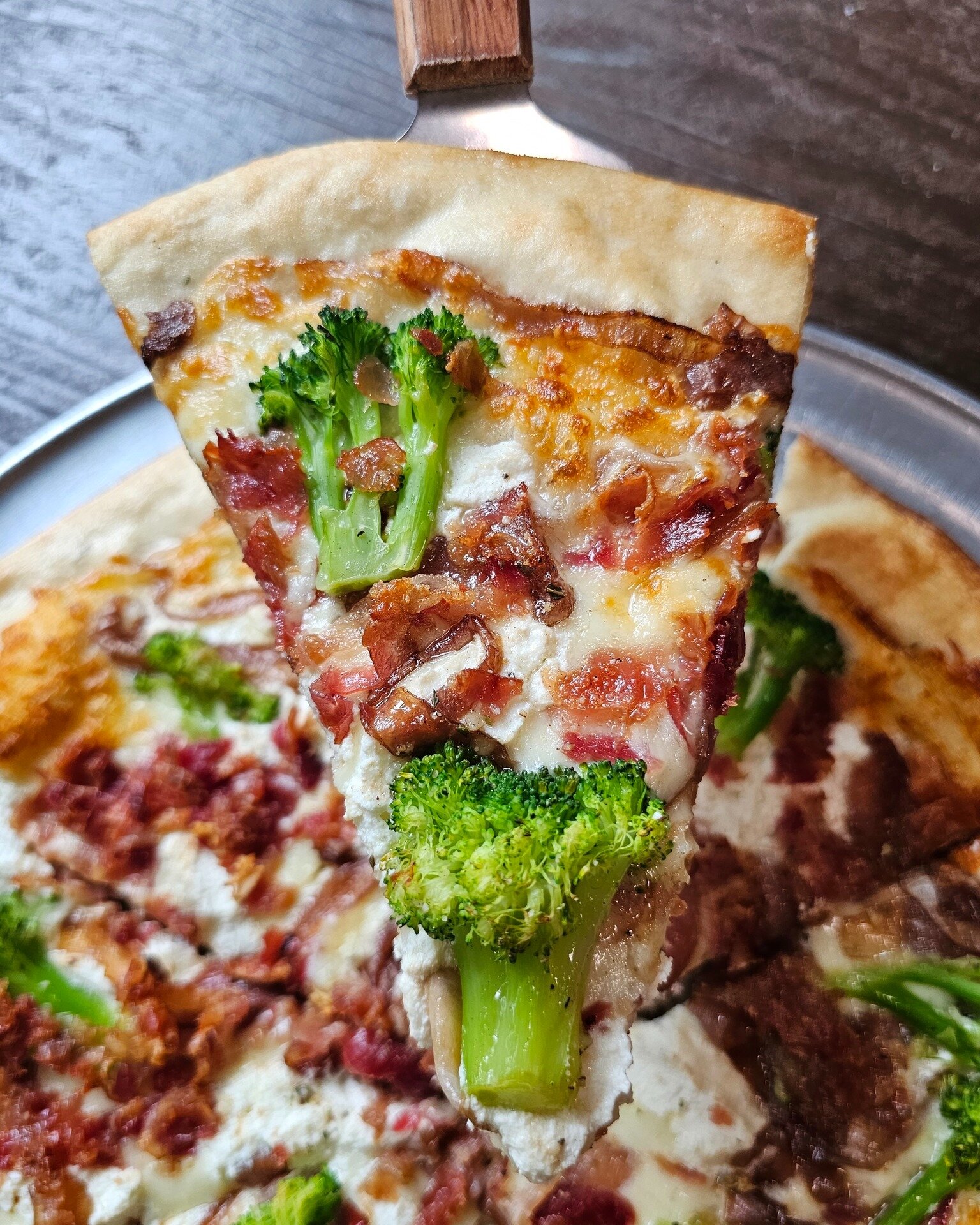 🥓 + 🥦 = 🍕

Trust us on this one- the Bacon Broccoli is our pizza special of the week, and one that you won't want to miss. Topped with bacon, broccoli, caramelized balsamic onions, ricotta, and mozzarella, this pie is full of savory flavors and av