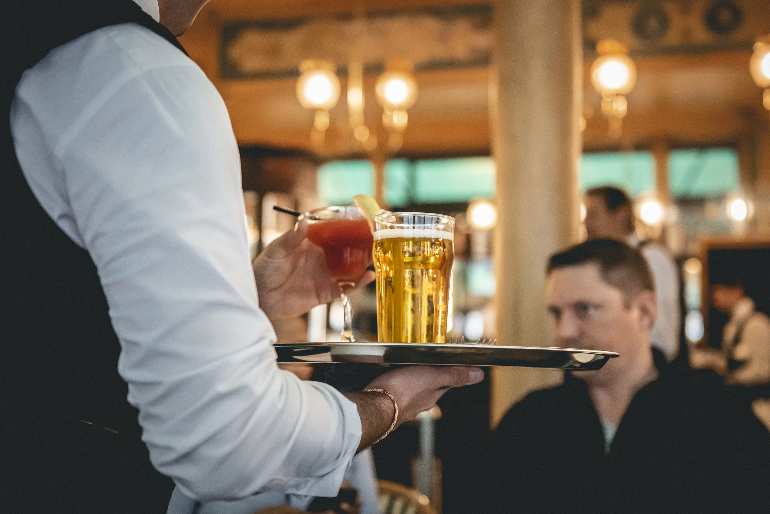 Waiter Trainer - Niké Dolman  (12).jpg