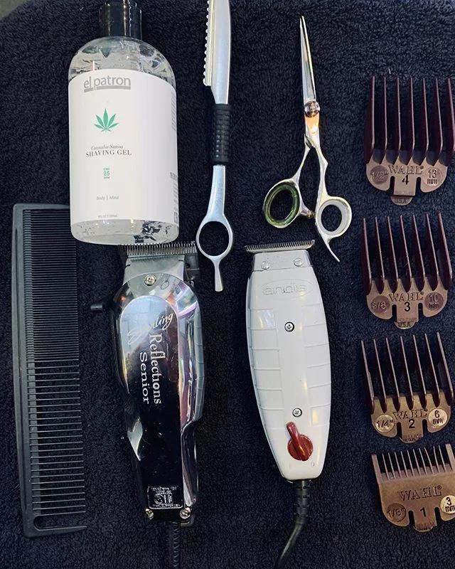 2 more men&rsquo;s cuts till 2019!🤗💕👏🏽. #NatalieRoman
#SolaSalons #SolaSalonsSouthPark #SouthParkSalons #SouthPark #Hair #CLThair #QueenCityHair #instahair #TheHairLairStudio120 #clt #keeppounding #charlottestylist #charlottehairstylist 
#hair #c