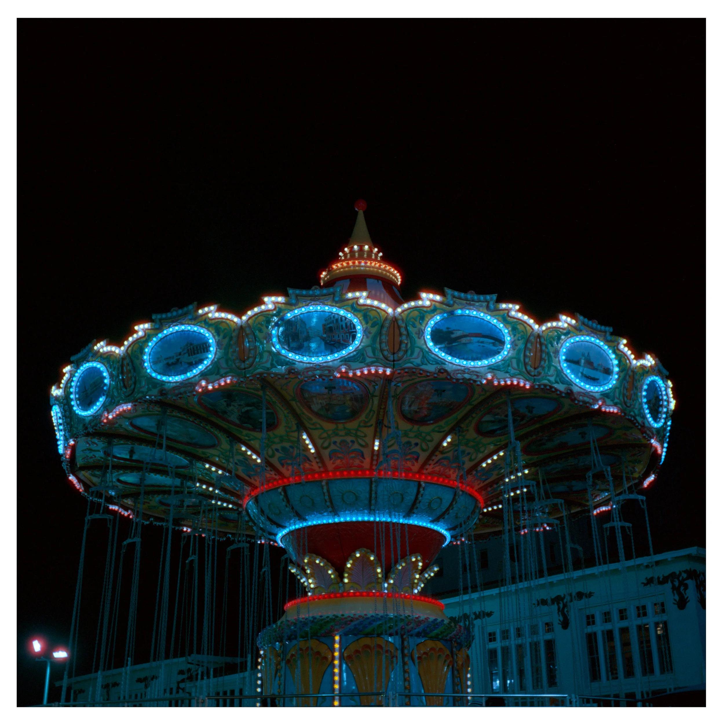 AmusementPark-Swings-CS800T.jpg