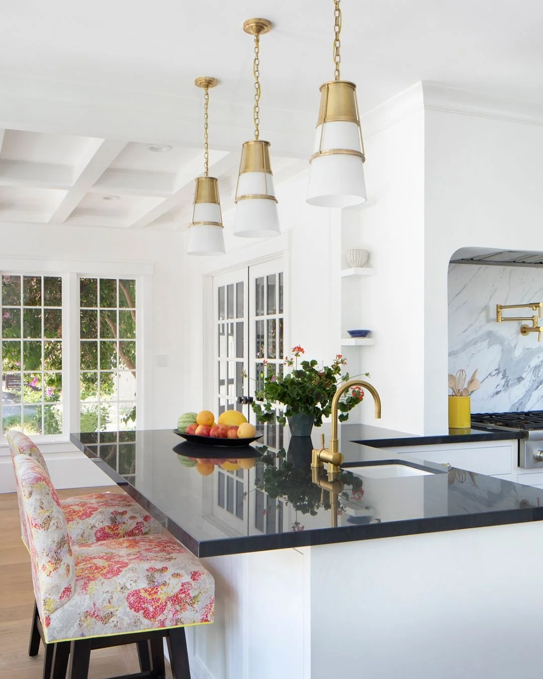 Out with the clutter. In with the calm. 
This year&rsquo;s resolution? Spaces that work hard, feel good, and age beautifully.
Happy New Year from the Wit Team!

📸: @dyerphoto
Styling @yeddamorrisson

#losaltoshistoricalhome #2026design
#HappyNewYear