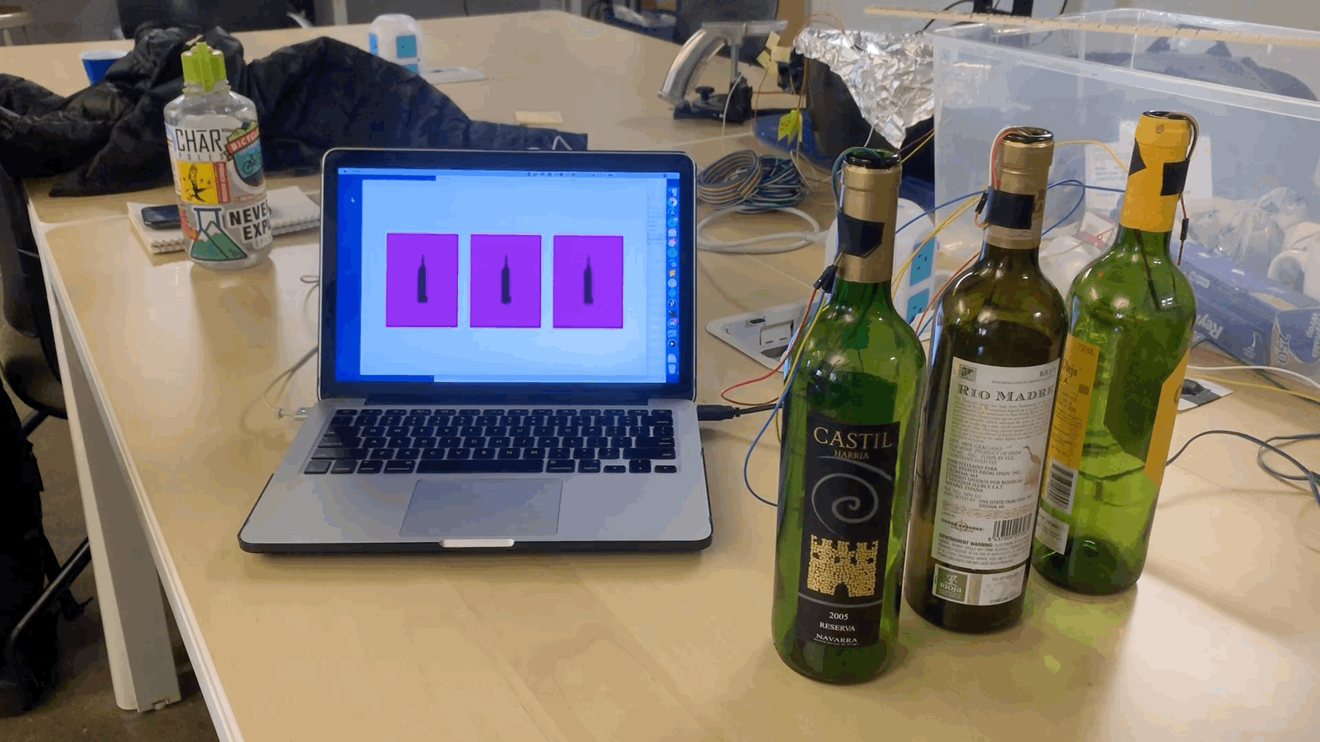 winebottles_gif.2019-11-26 15_43_47.gif