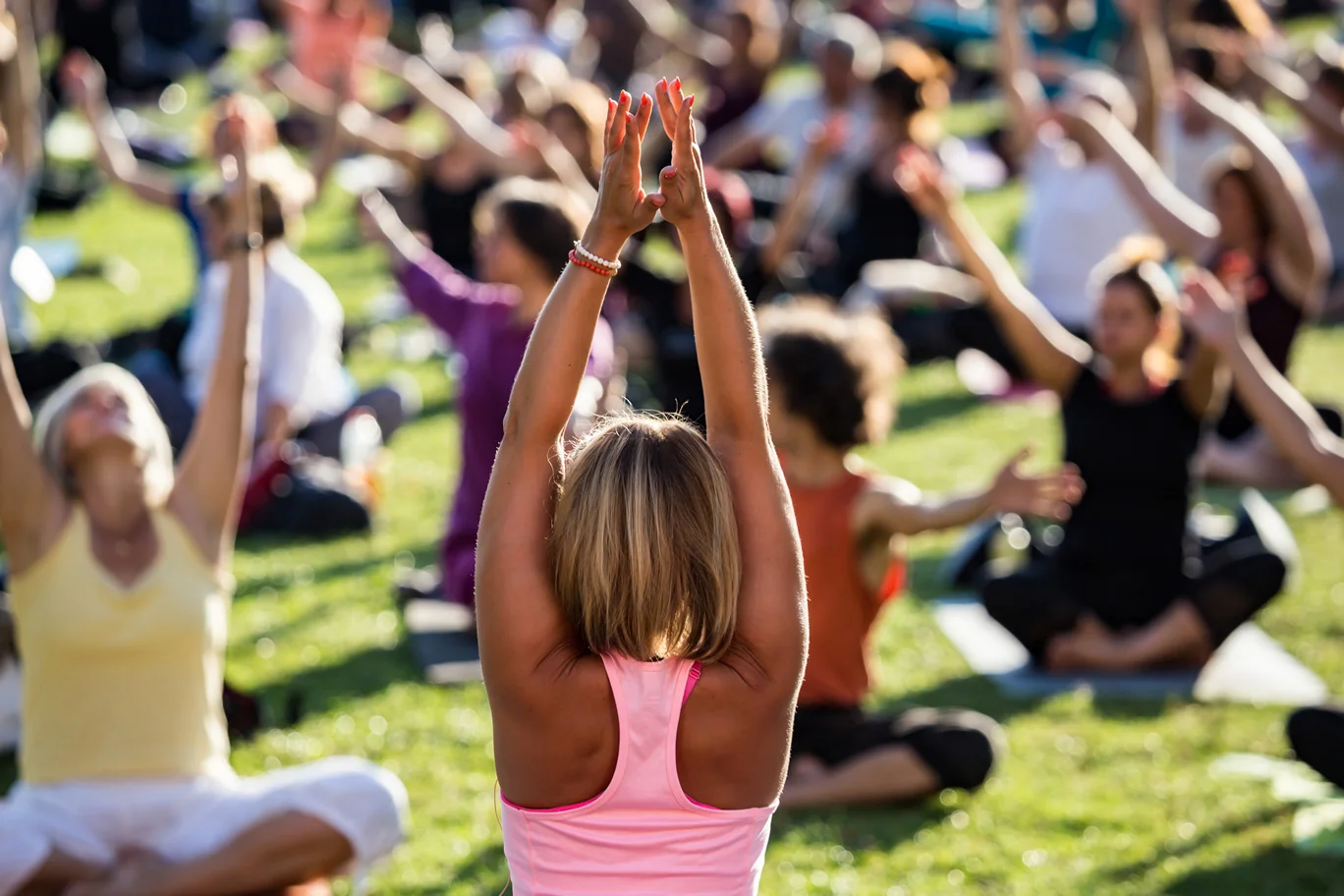 YogaClass1-1368x912.jpg