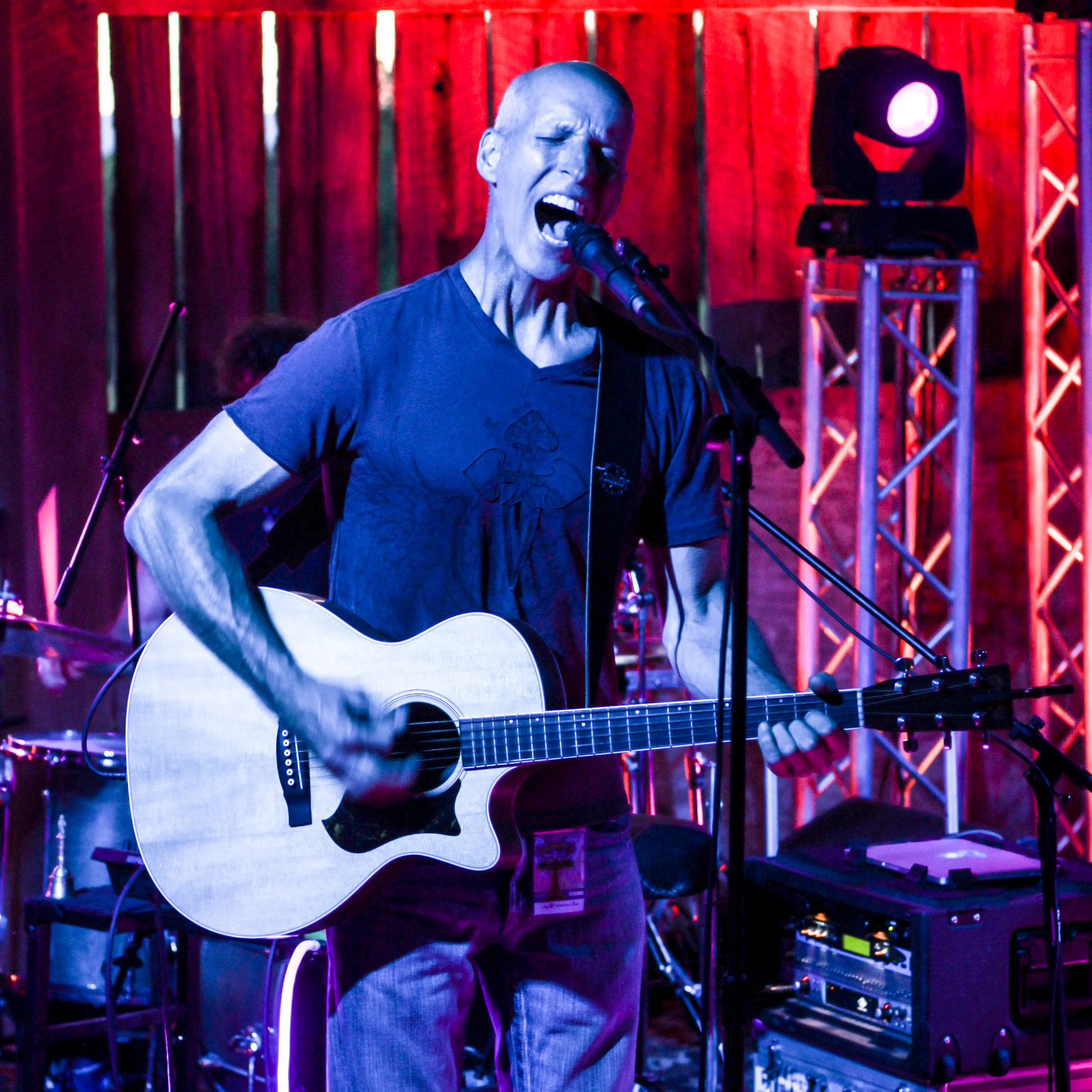 Joey and the Waitress Band (photo Credit. Alex Macrae @FlowJam 2018)
