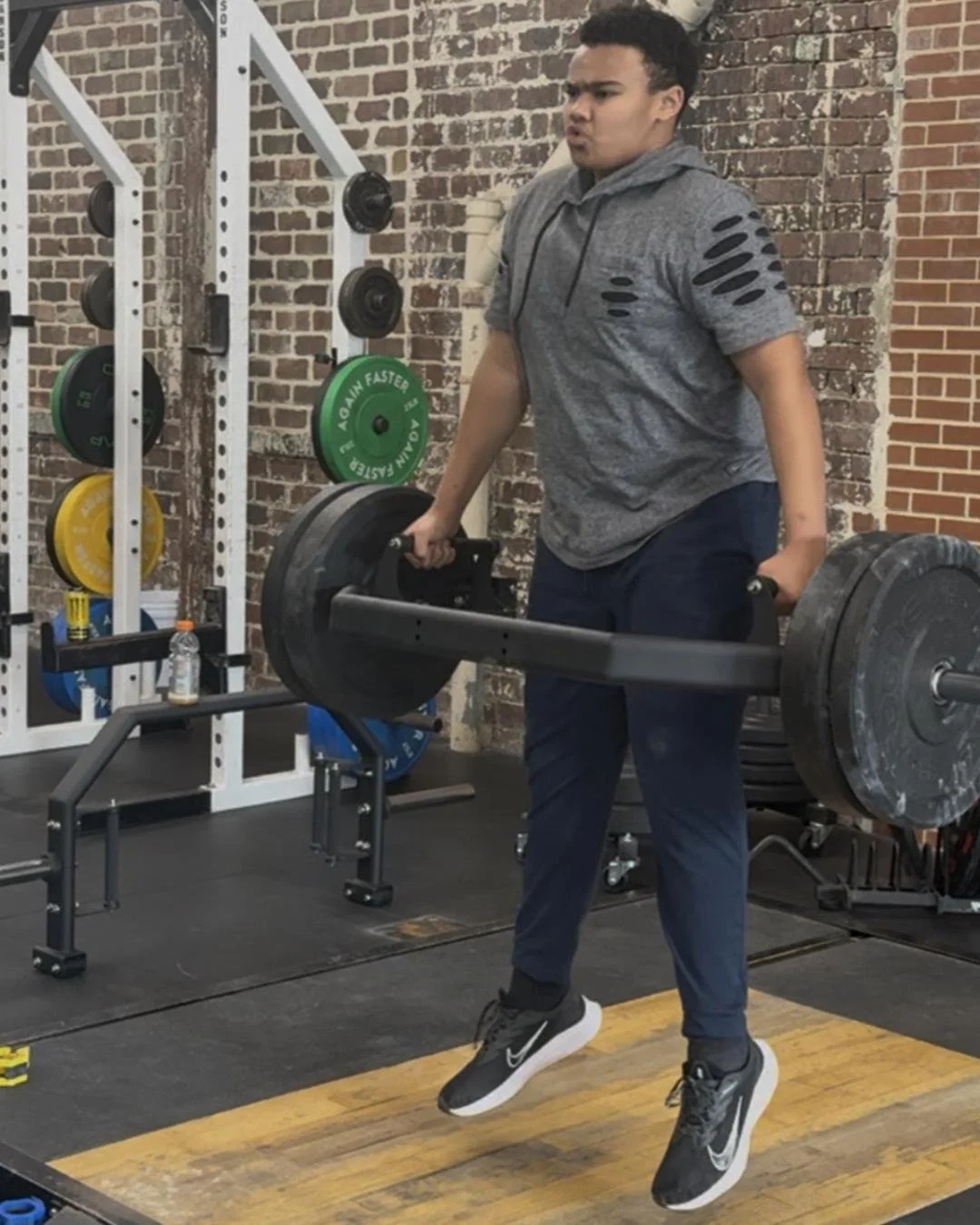 Bar loaded. Grip locked in. 

#AthleticDevelopment #AthleticPerformance #BrickByBrick #TripleEHealth #Energy