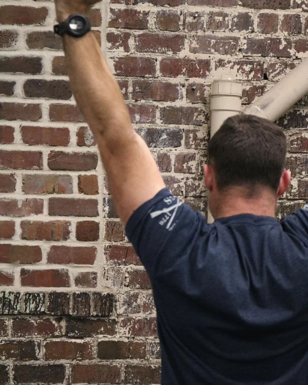 Grip. Brace. Lift. That's it.

#TripleEHealth #QuadCitiesFitness #StrengthTraining #Barbell #FitnessJourney