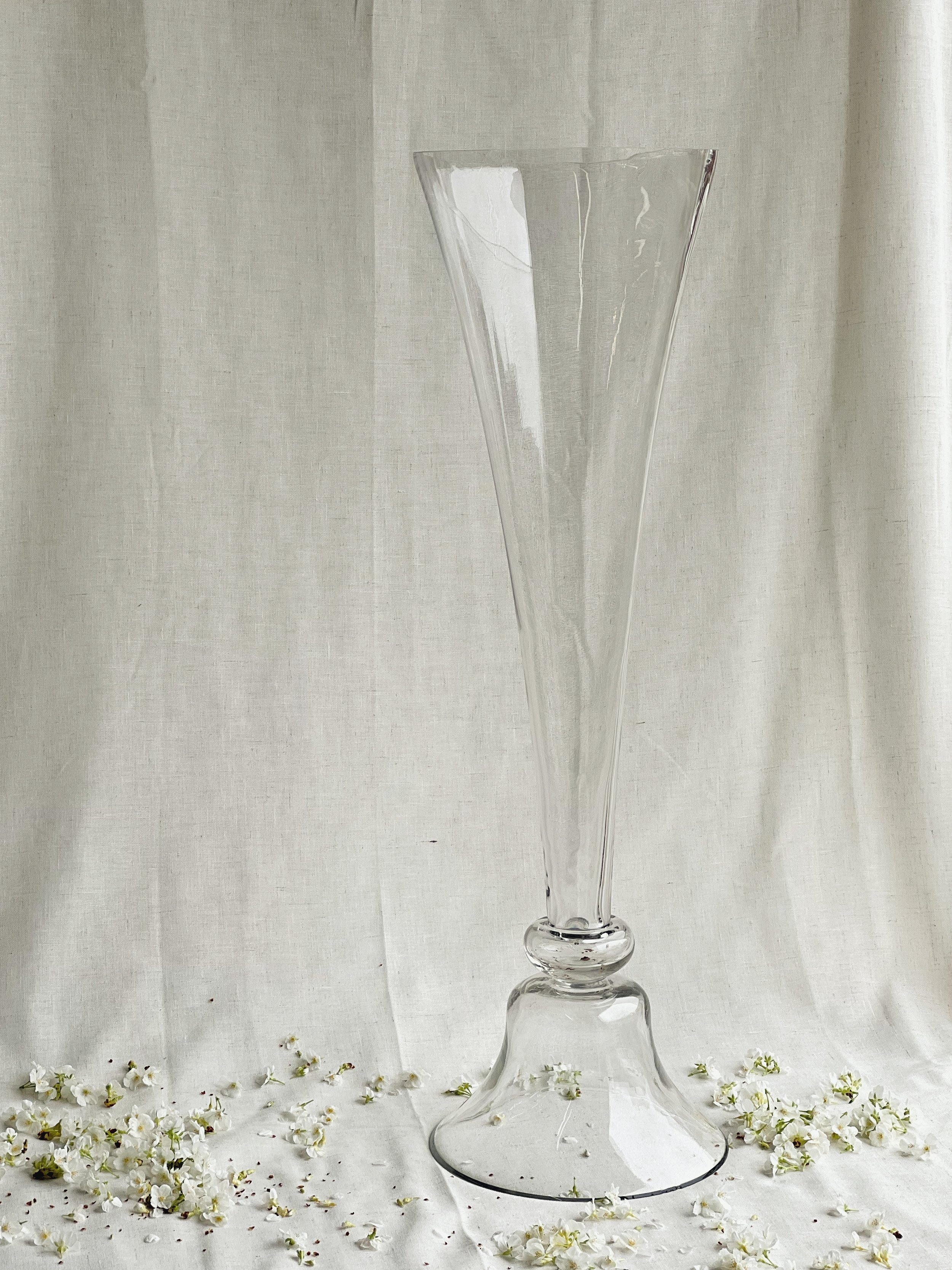 FLUTED GLASS VASE 32"