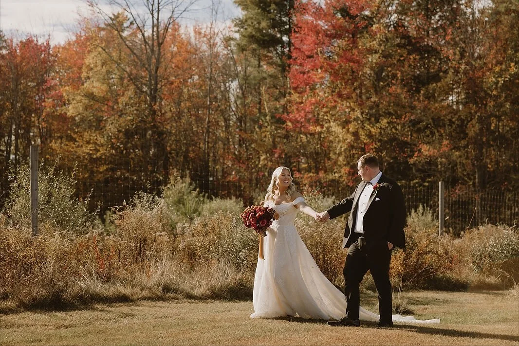 It was the most perfect October day for k+g #knflora @caitlynwisemanweddings x @jandj_photog