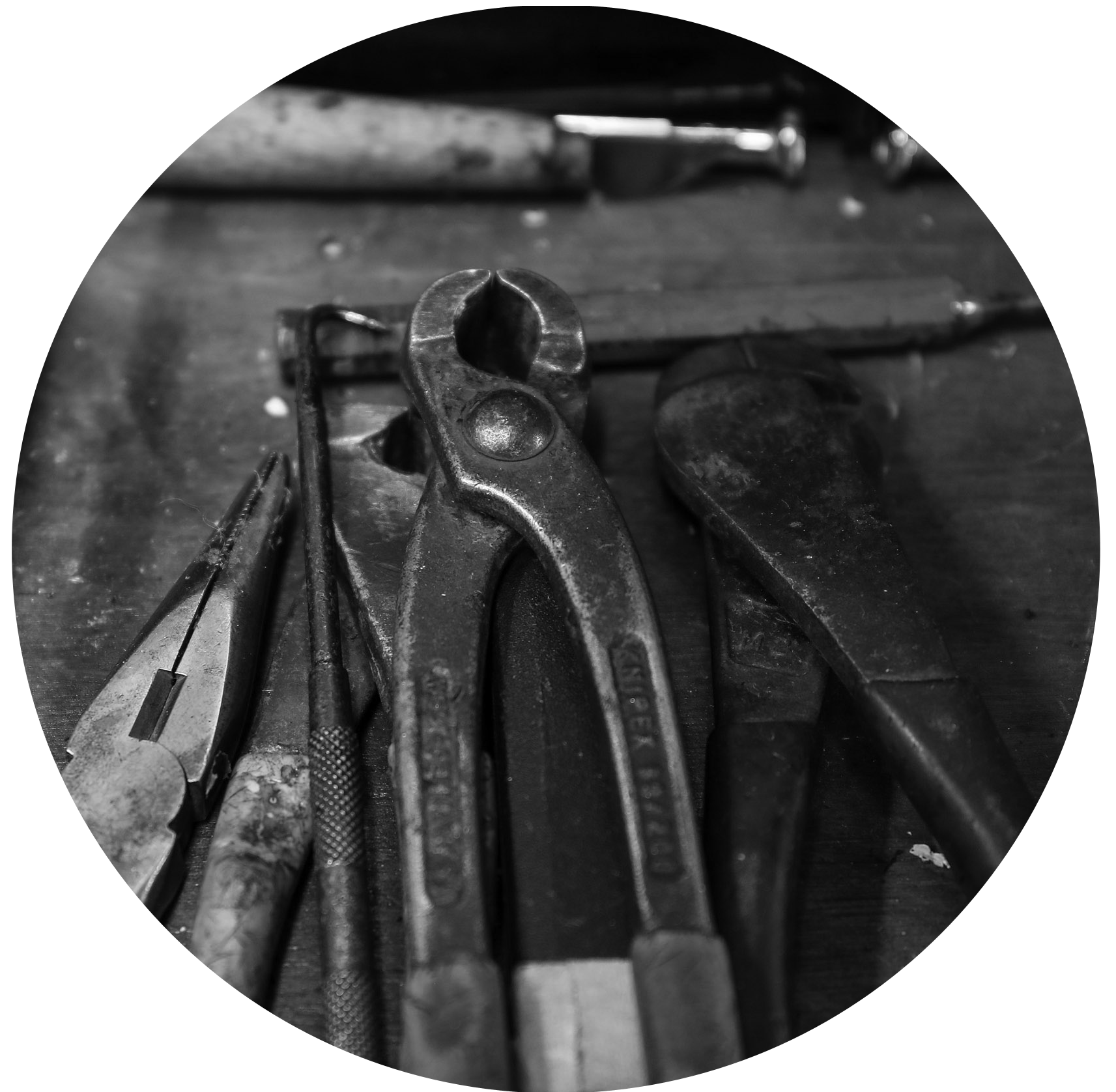 Gemmells-tools-round.png