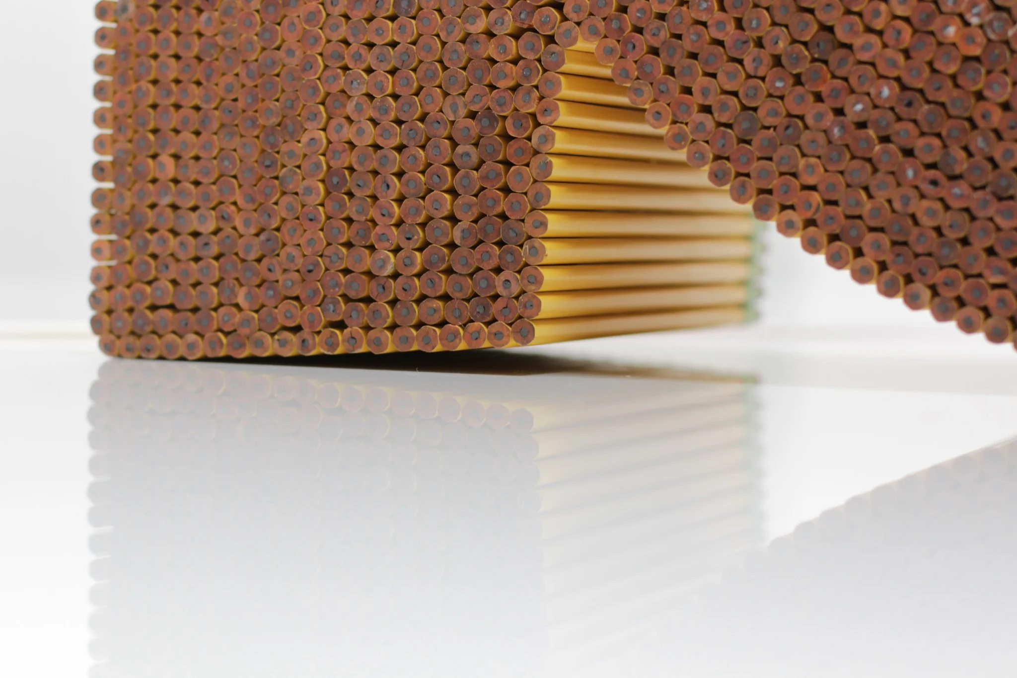 Apple_Window_Pencil_detail shot - 2.jpg