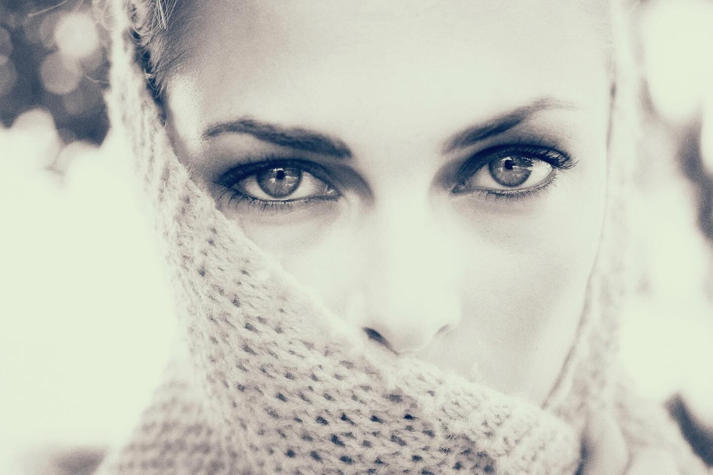 _______________
___________________________
Eyes. Windows of souls.
Projecting worlds within.
Truth glimpsed.

LEAH______________________
