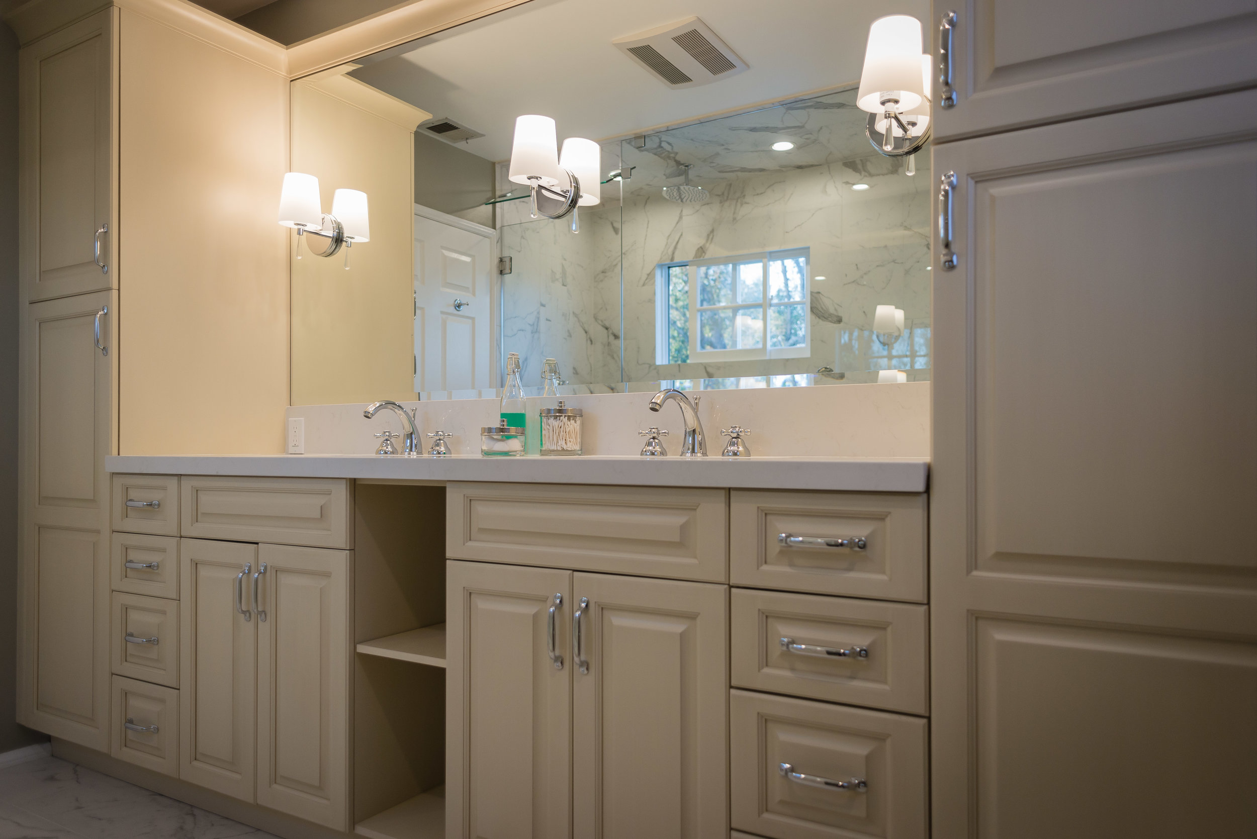 Traditional double sink vanity