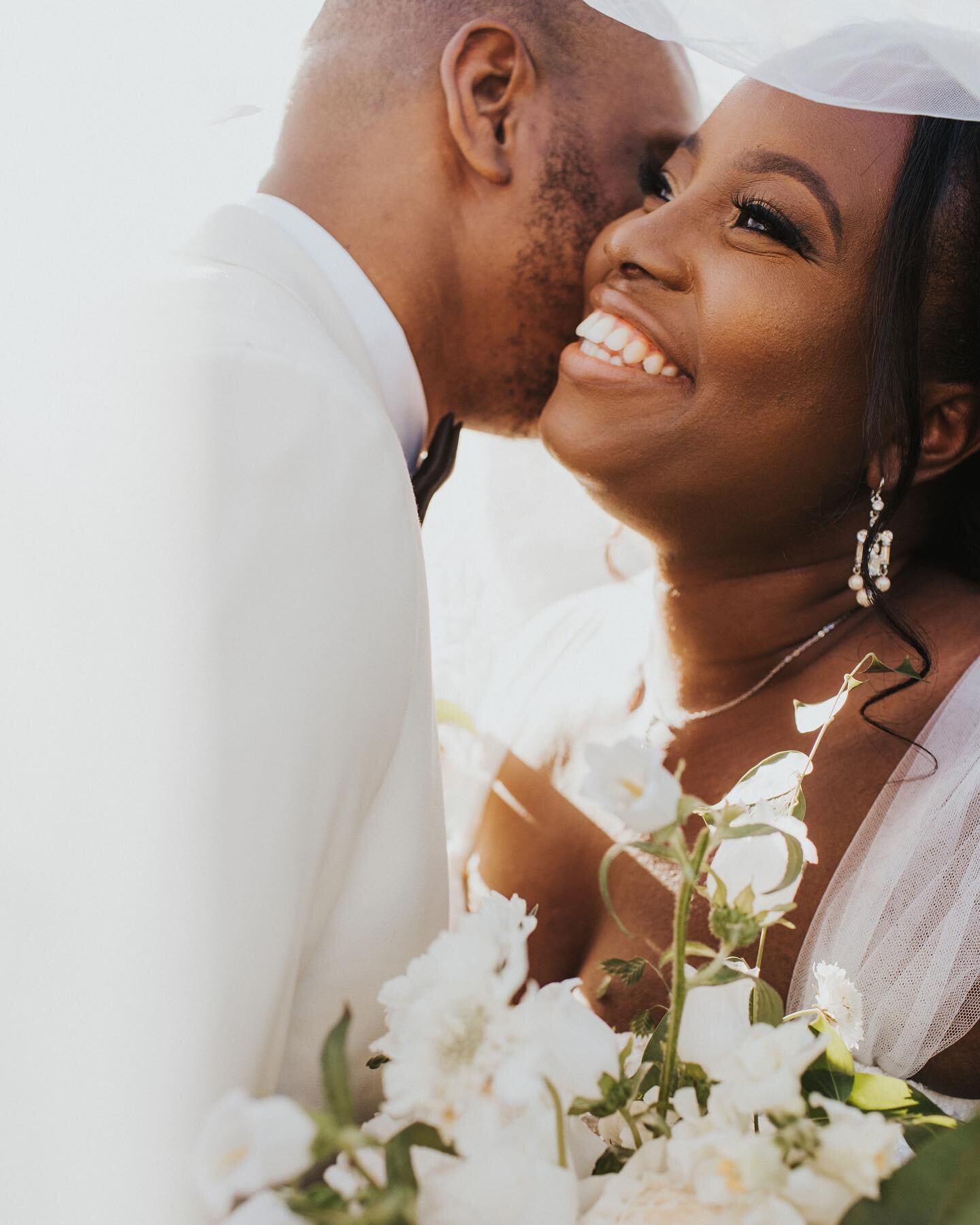 👏🏼 can 👏🏼 we 👏🏼 talk

About how insanely GORGEOUS these two and their wedding are!!! So excited for you @thecurvychrista and Daniel! 💍💕❤️🥂🙌🏼 

thanks for having me there to capture your day 😊🙏🏼