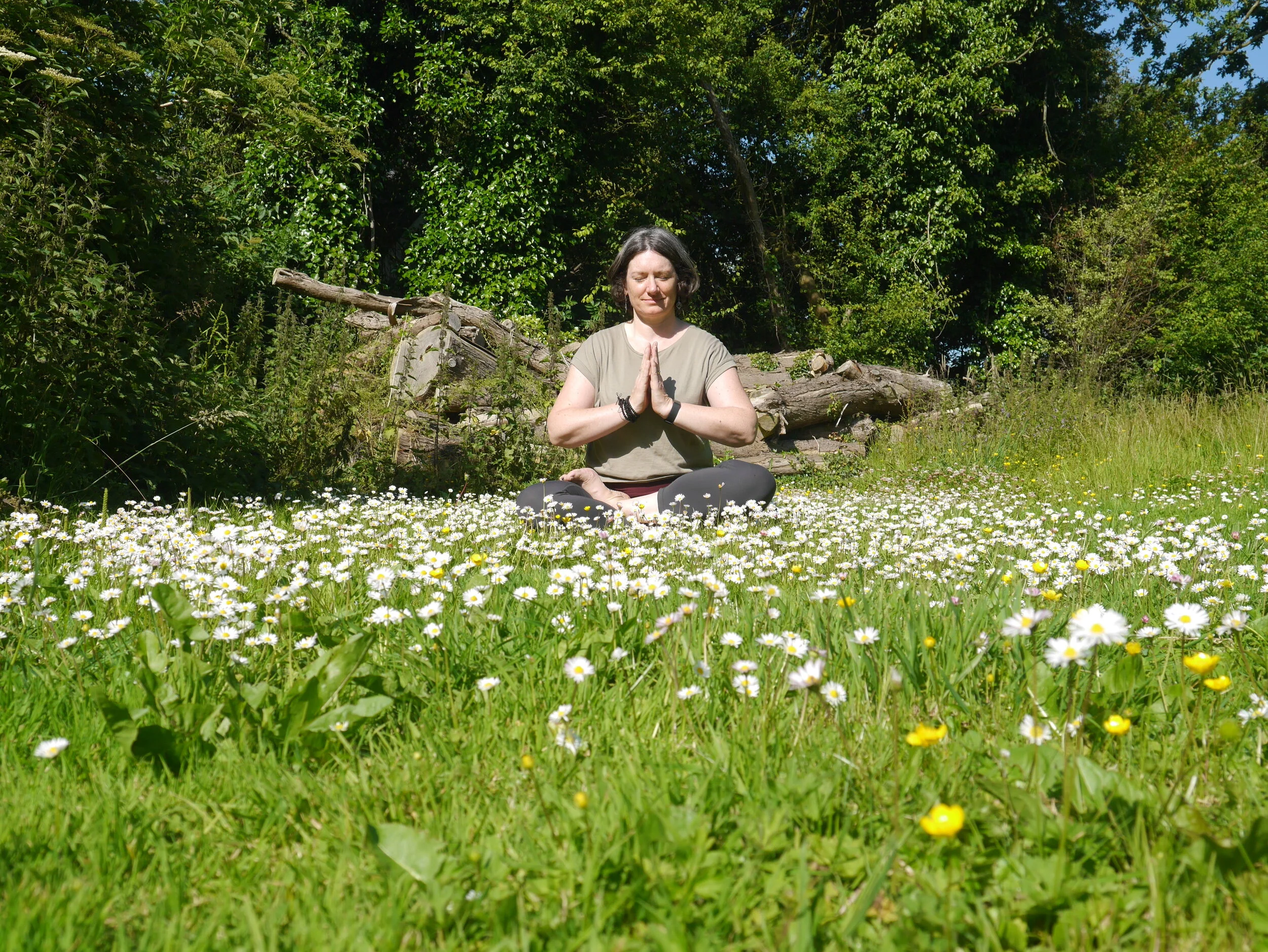 Start your day with yoga - sun salutation and video