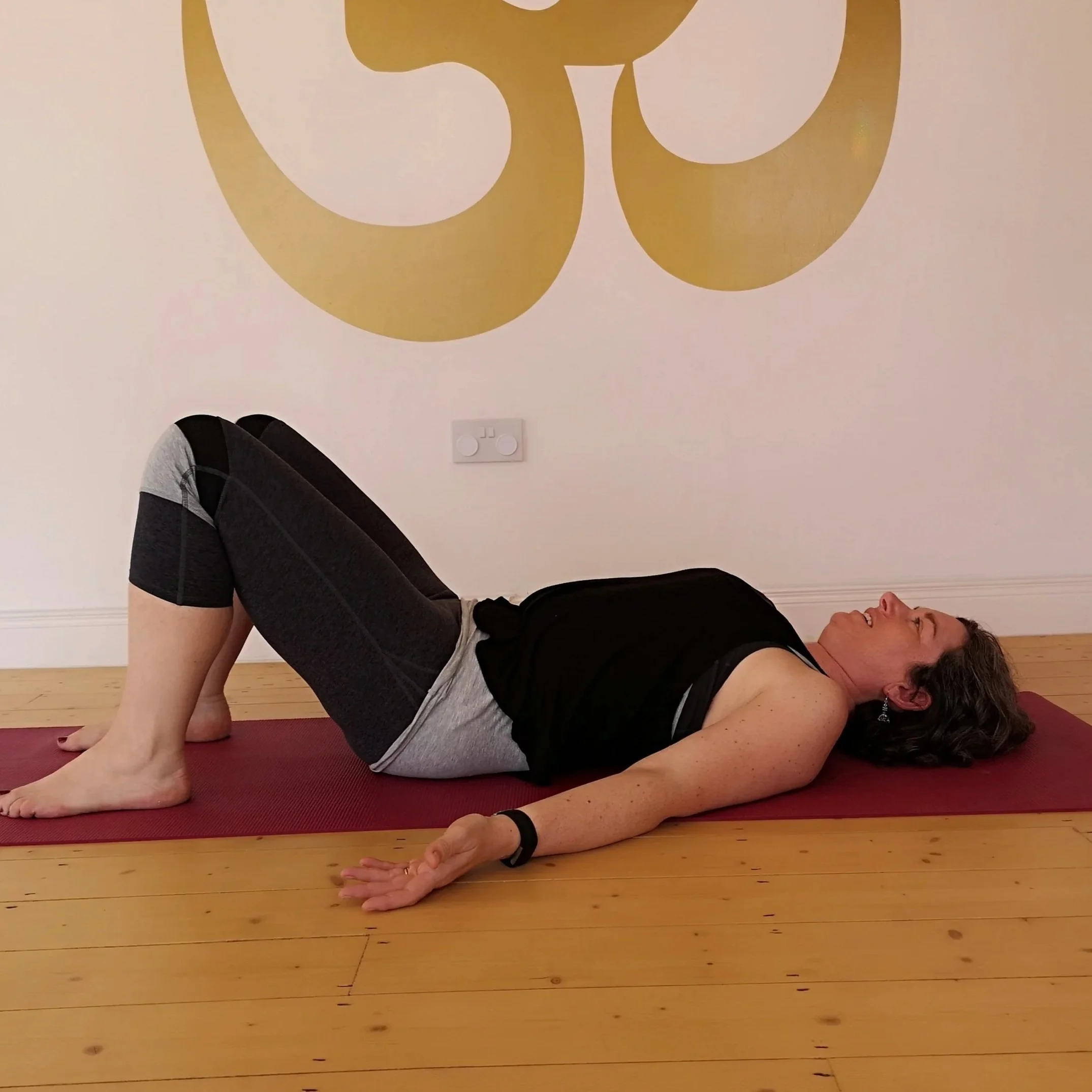 Arch & Flatten - Somatic Movements - Laura Wynne Aruna Yoga