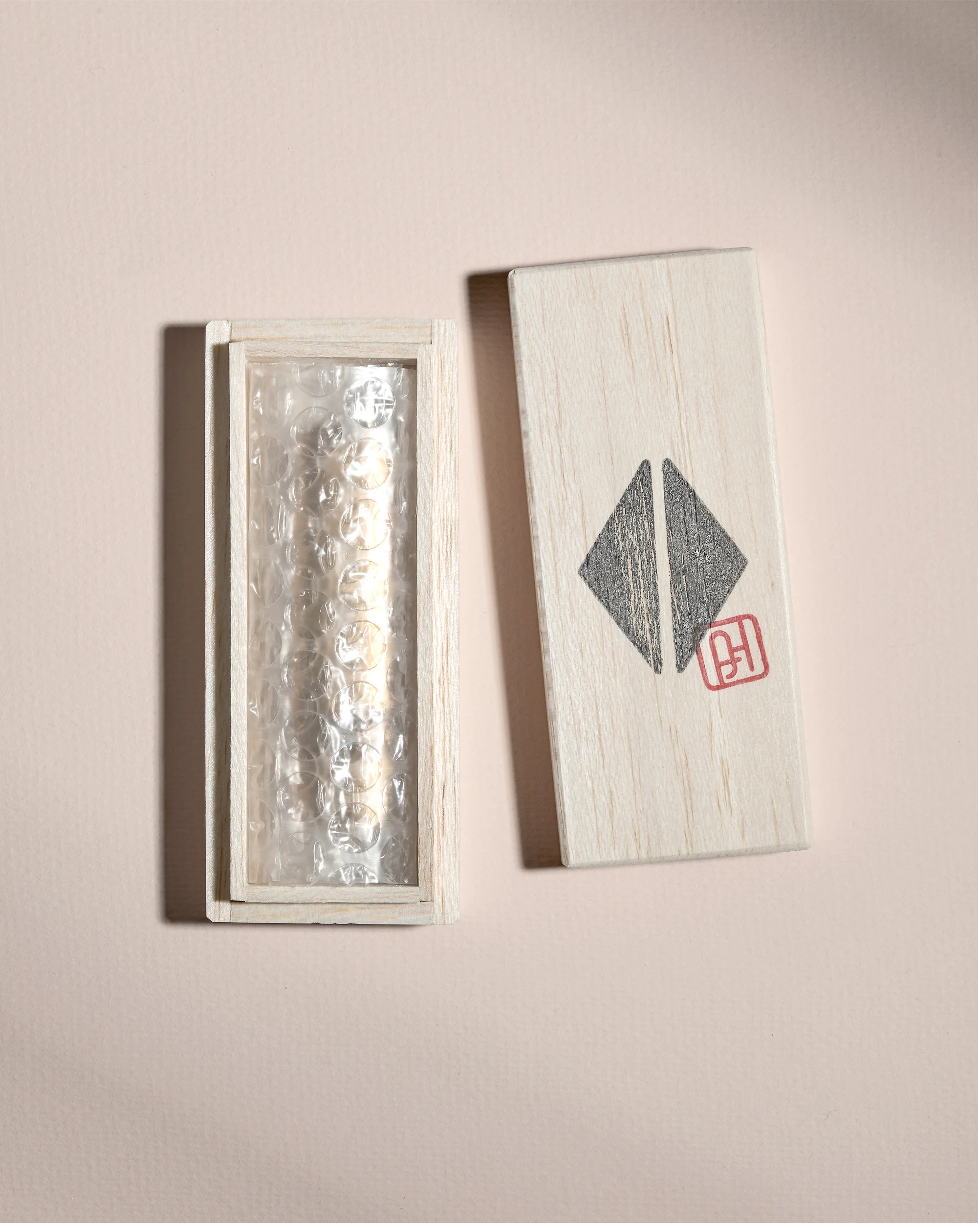 Studio Alexander Hinnerskov 3d-printed cast bronze Dessert Spoon in branded hand-made balsa wood box with bubble wrap