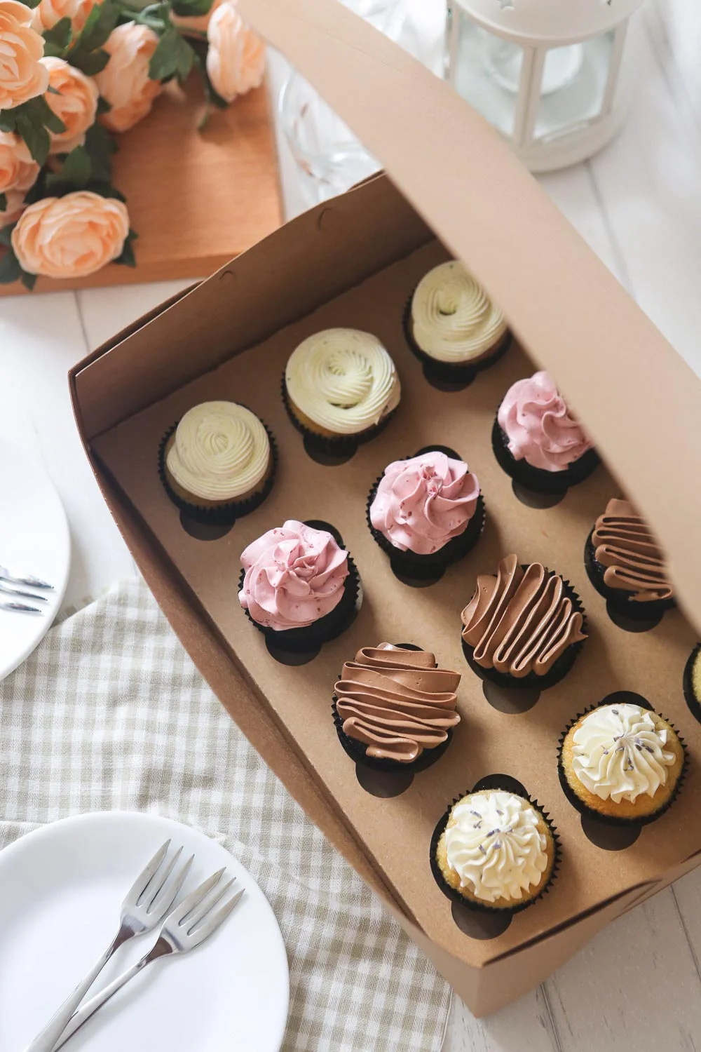 EdiblesBakeShop-Cupcakes1.jpg