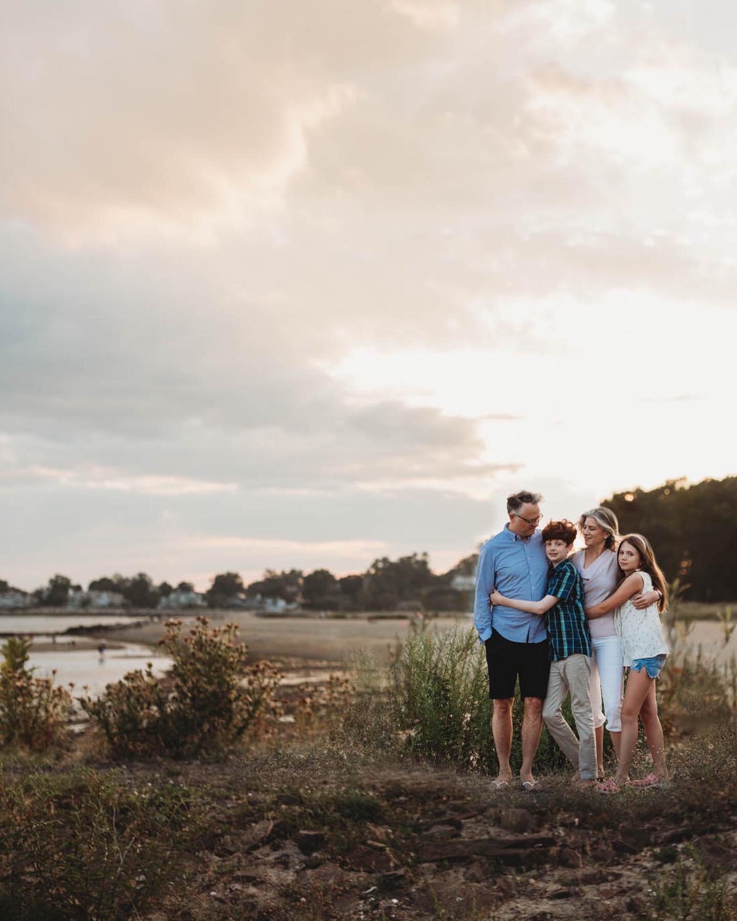 So many of my traditionally &ldquo;fall&rdquo; families opted in for beach sessions this year!  And it&rsquo;s easy to see why!  The beach provides a lot of great backdrops and textures, including grasses, rocks, water, sand, trees &mdash; and in thi