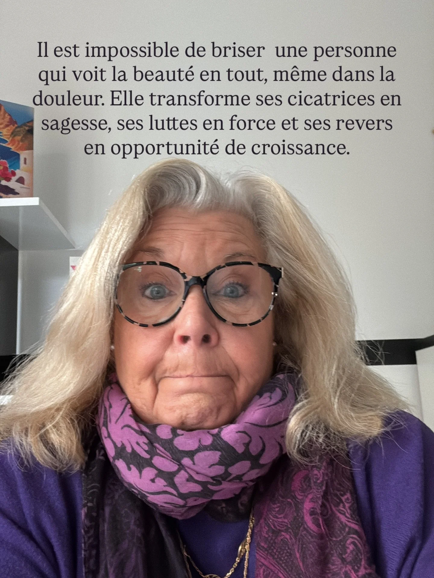 Il est impossible de briser quelqu&rsquo;un qui choisit de voir la lumi&egrave;re m&ecirc;me au c&oelig;ur de l&rsquo;ombre ✨
Cette personne transforme la douleur en le&ccedil;on, ses cicatrices en sagesse, ses luttes en force, et chaque revers en un