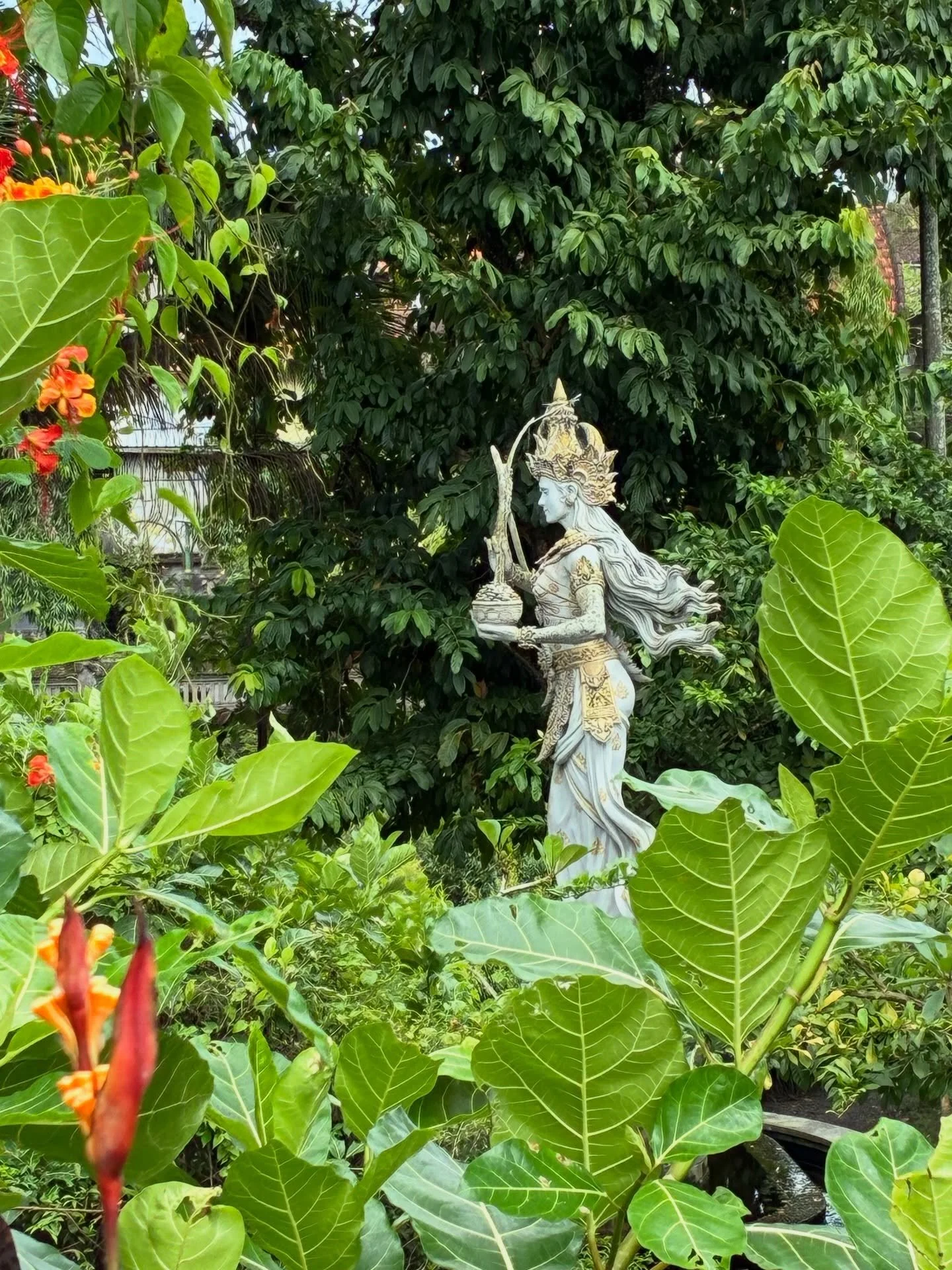 Le calme est une pratique, pas un concept !
Alors, &agrave; tout moment, il est possible de sentir, qui marche &agrave; nos c&ocirc;t&eacute;s.
Alors, sur ce chemin choisi, le doute n&rsquo;existe plus, la peur s&rsquo;&eacute;vanouit.

#calme #prati