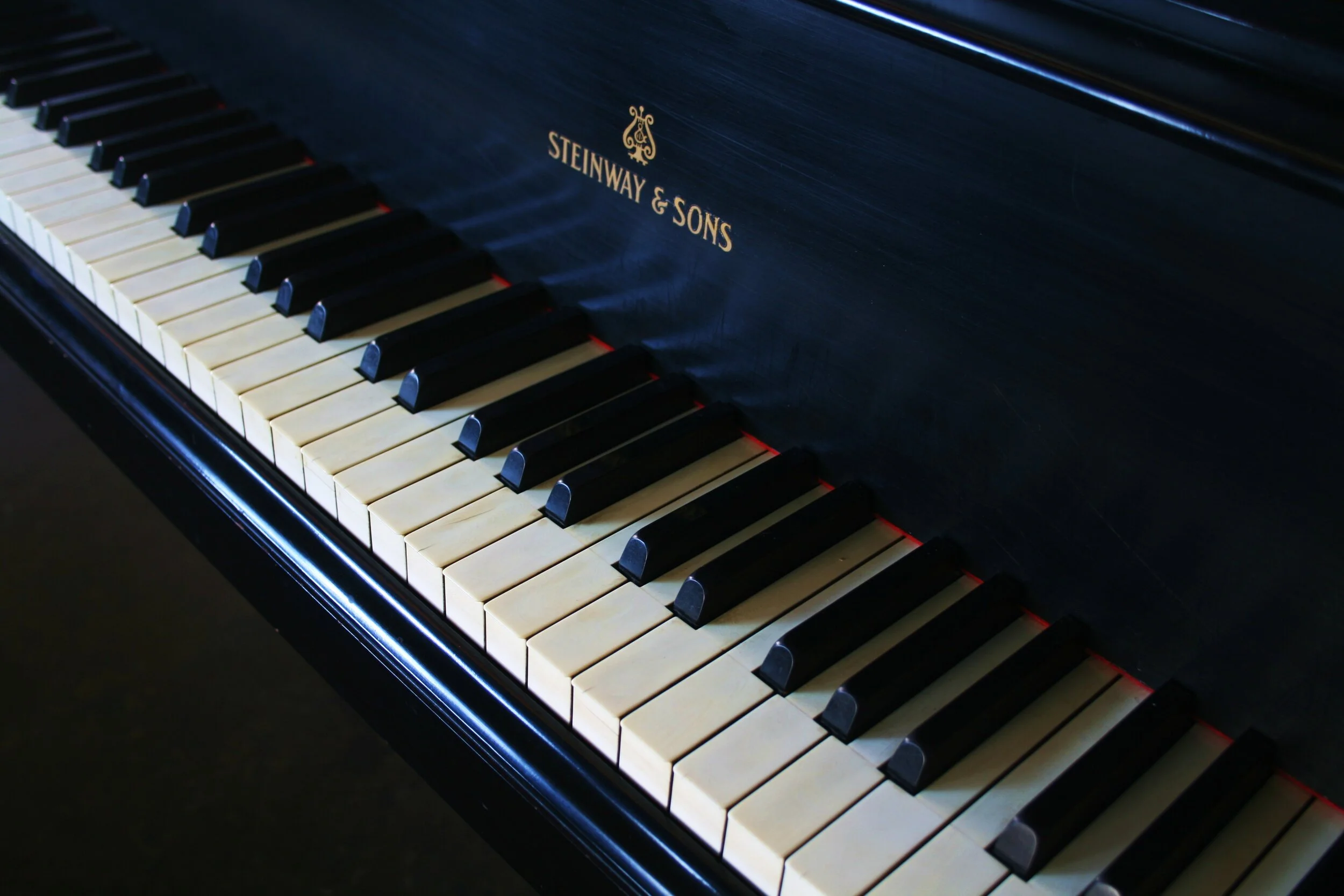 Steinway-O-Grand-2.jpg