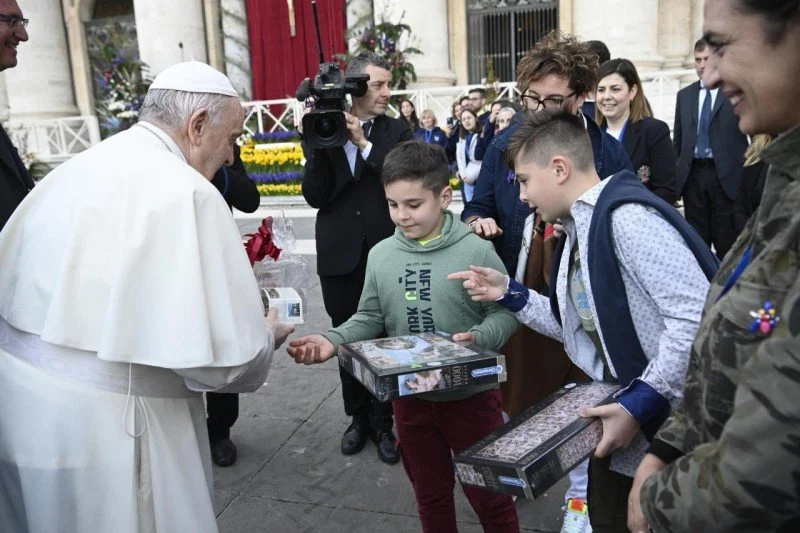 WORLD YOUTH DAY 2023: LISBON - 04/18/2022 ADDRESS OF THE HOLY FATHER FRANCIS TO THE PILGRIMAGE OF ITALIAN ADOLESCENTS