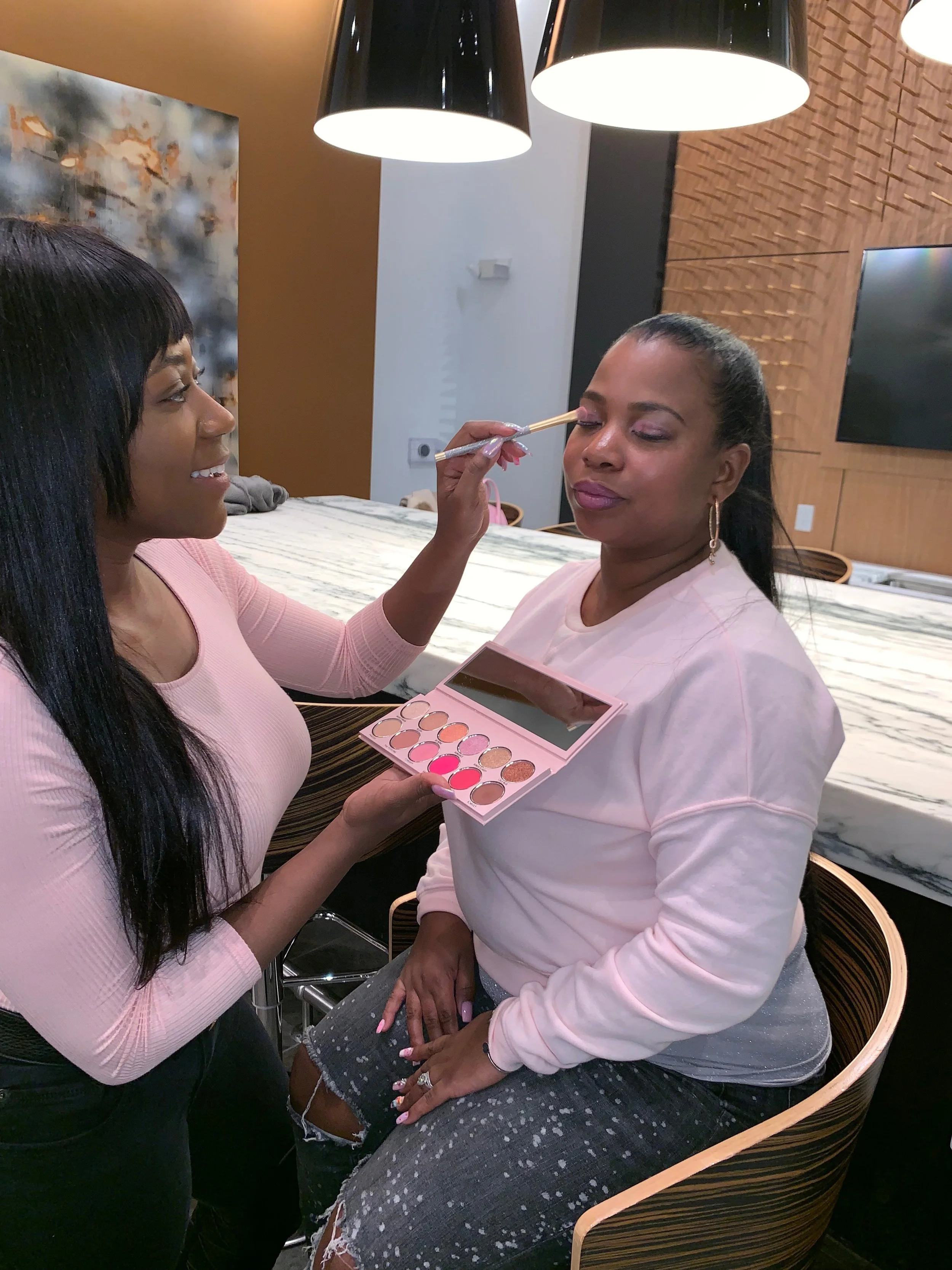 Kylie Cosmetics Valentine's Eyeshadow Palette Review