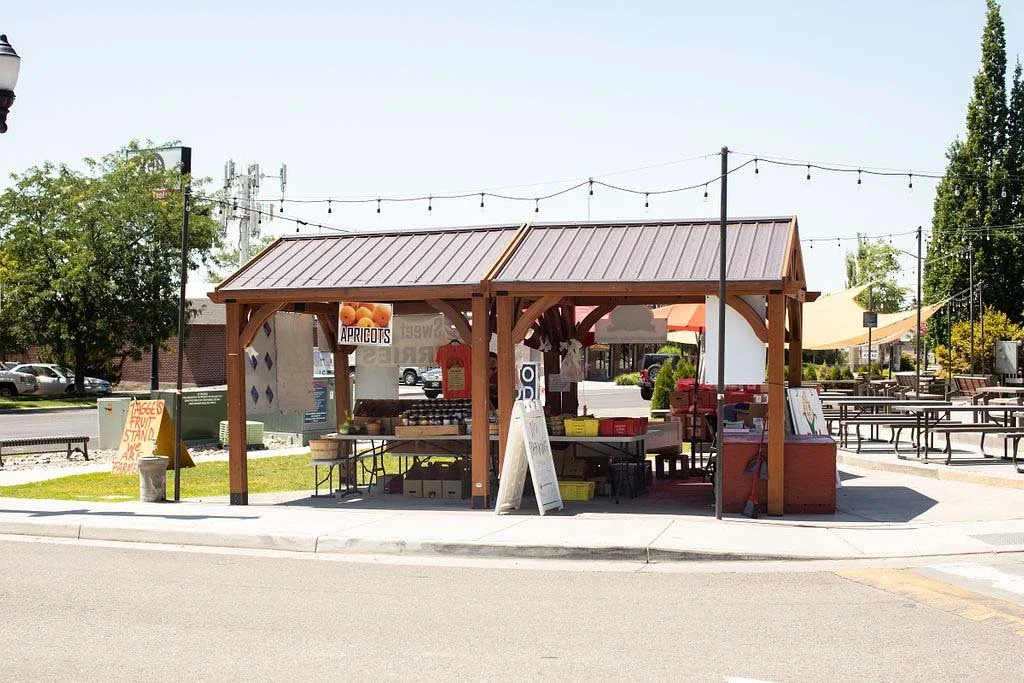 Tagge's Famous Fruit and Veggies Farm uses the Farmers' Market to collect email addresses from Buyers.