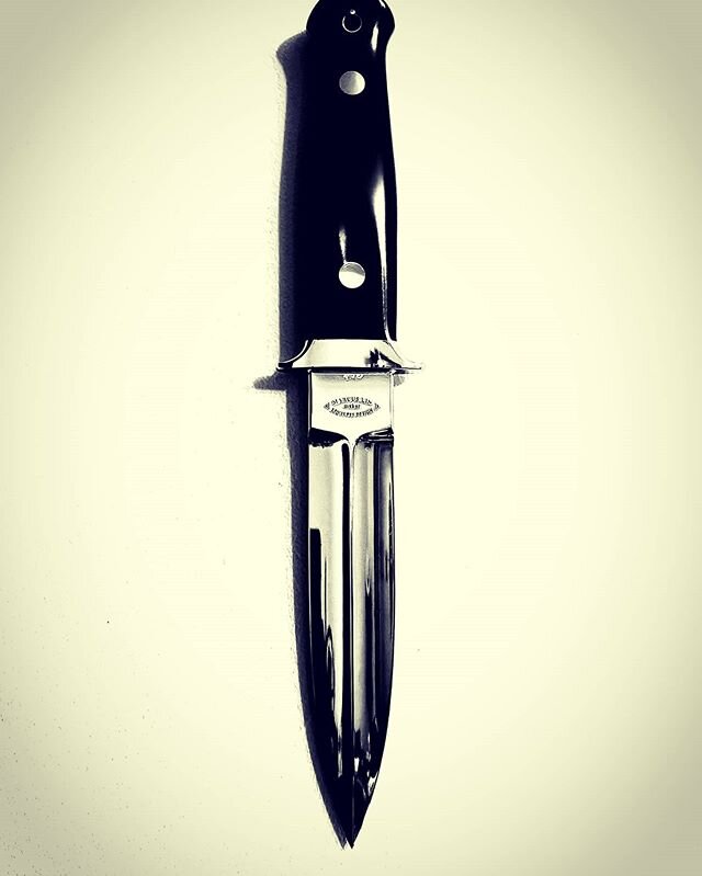 Special request: R.W. Loveless Designed Rare 6&quot; Dagger in (Aogami #2) Blue Paper Steel and vintage Blue Westinghouse micarta. Just a quick photo.... I'm not a photographer, I'd rather be making knives.  #bobloveless #jimmerritt #dagger #vintagem