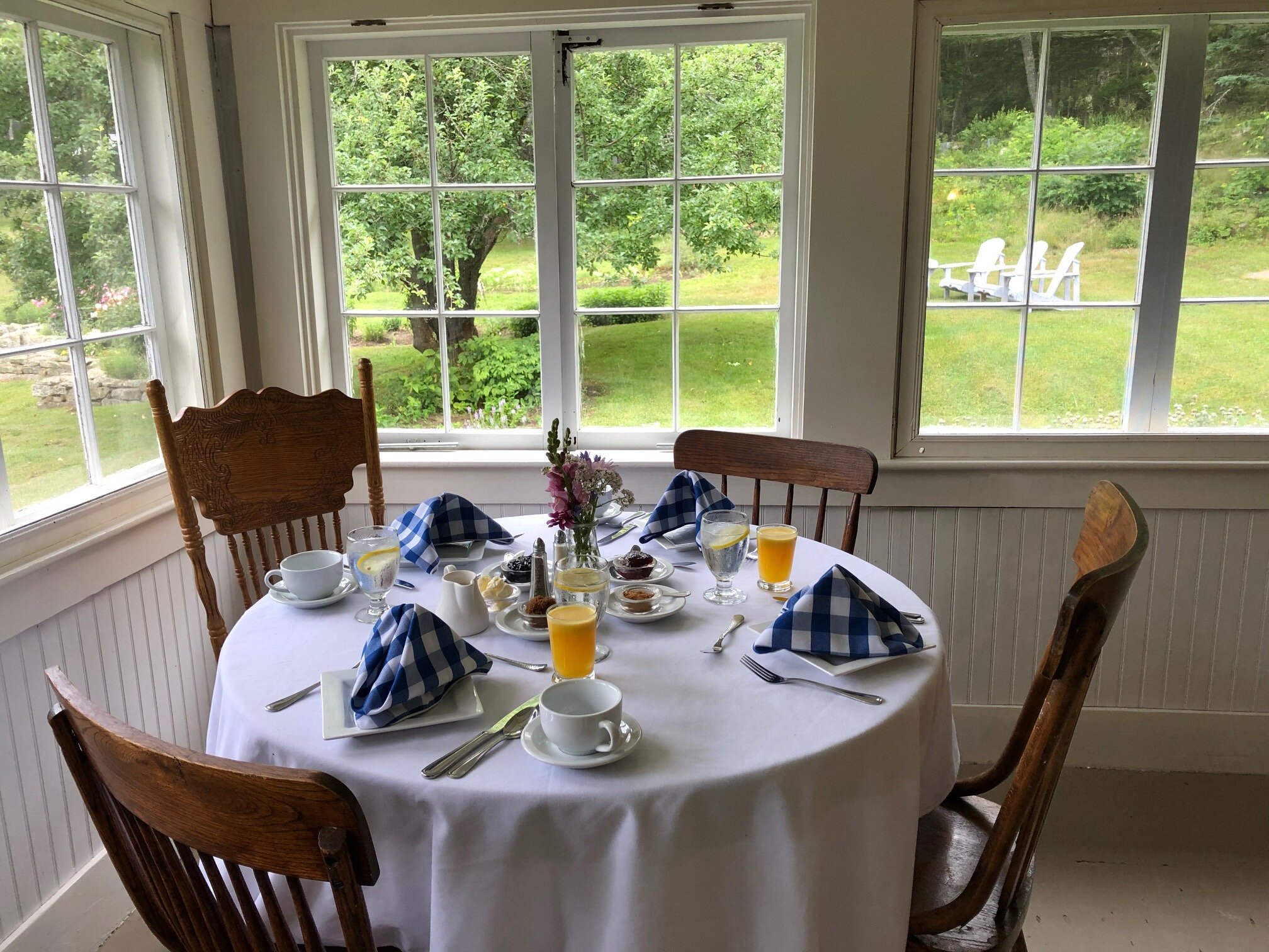 porch dining room breakfast.jpeg