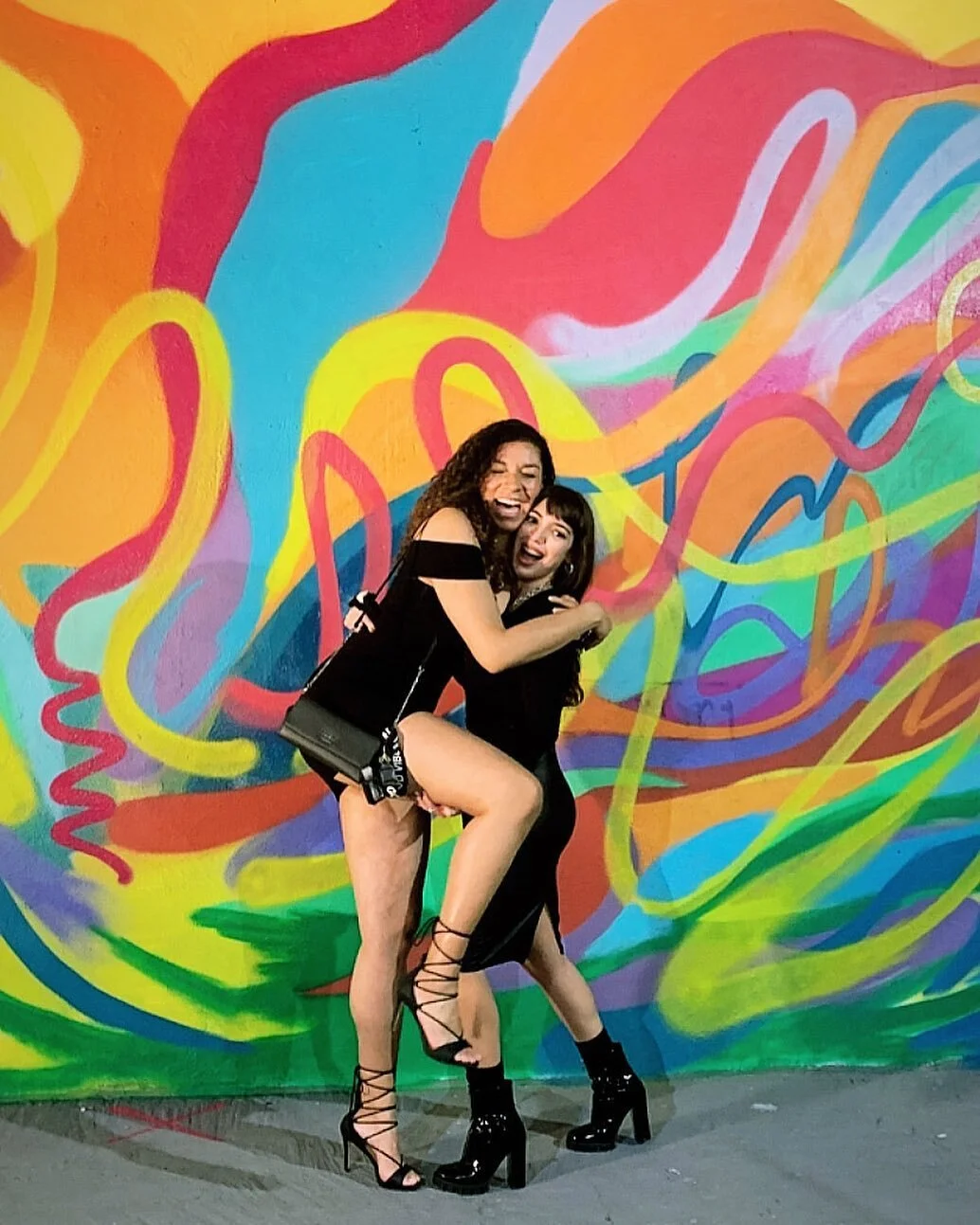 Describe your friendship with a picture.... if this ain&rsquo;t some version of you and ya bestie, shut it down. 
Tag your best friends...I&rsquo;m trying to climb on them too.