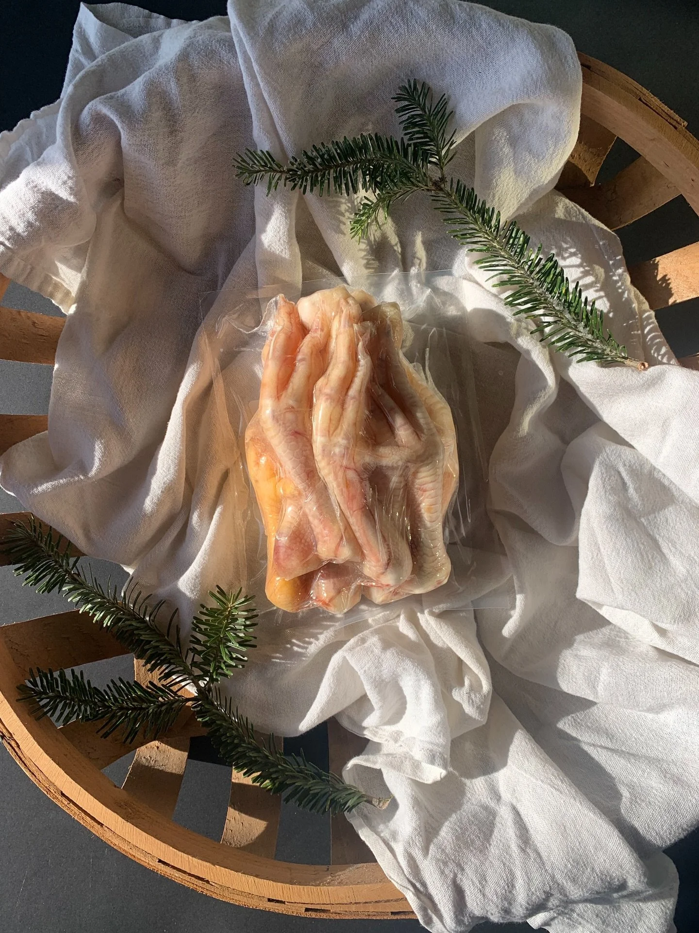 There&rsquo;s something special about a pot of homemade chicken bone broth simmering on the stove 🥰 

Because our chickens spend their lives on grass in the sunshine, the broth you get from their bones naturally contains more collagen, gelatin, and 