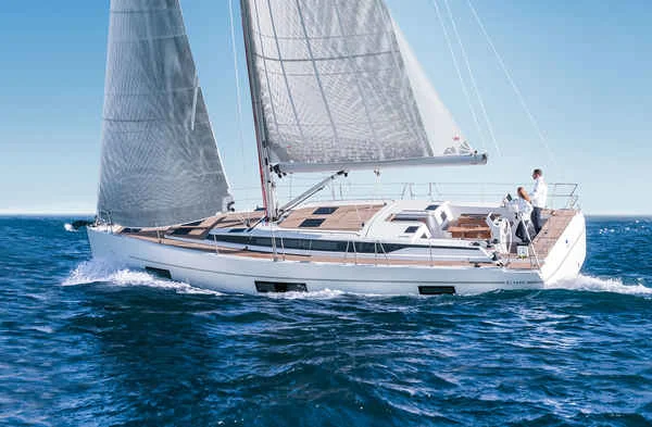 Lake Charlevoix has easy access to Lake Michigan for your big boat. Imagine keeping your boat moored to your permanent dock and sailing the big water anytime.