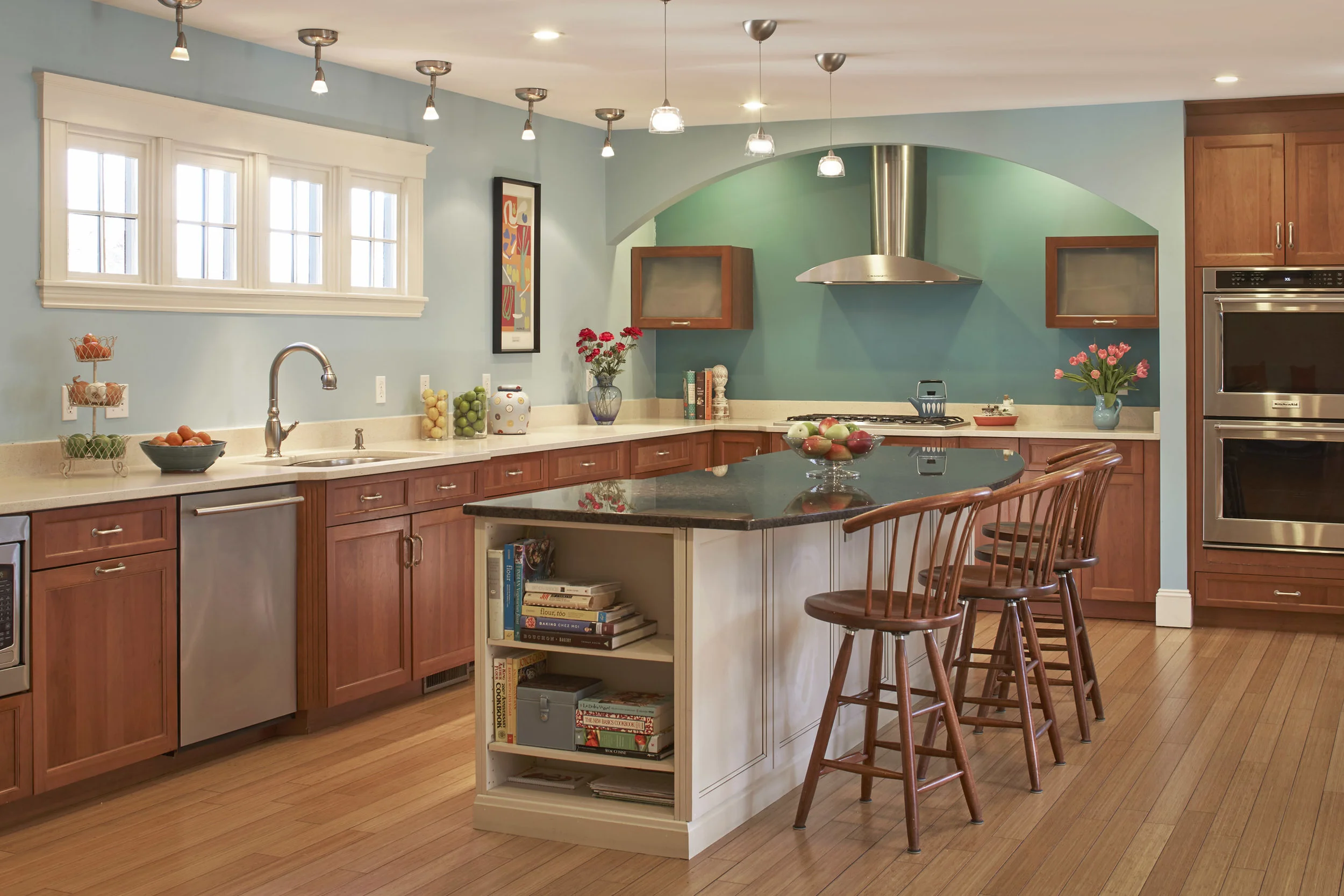 470 _pleasant_st_kitchen2.jpg