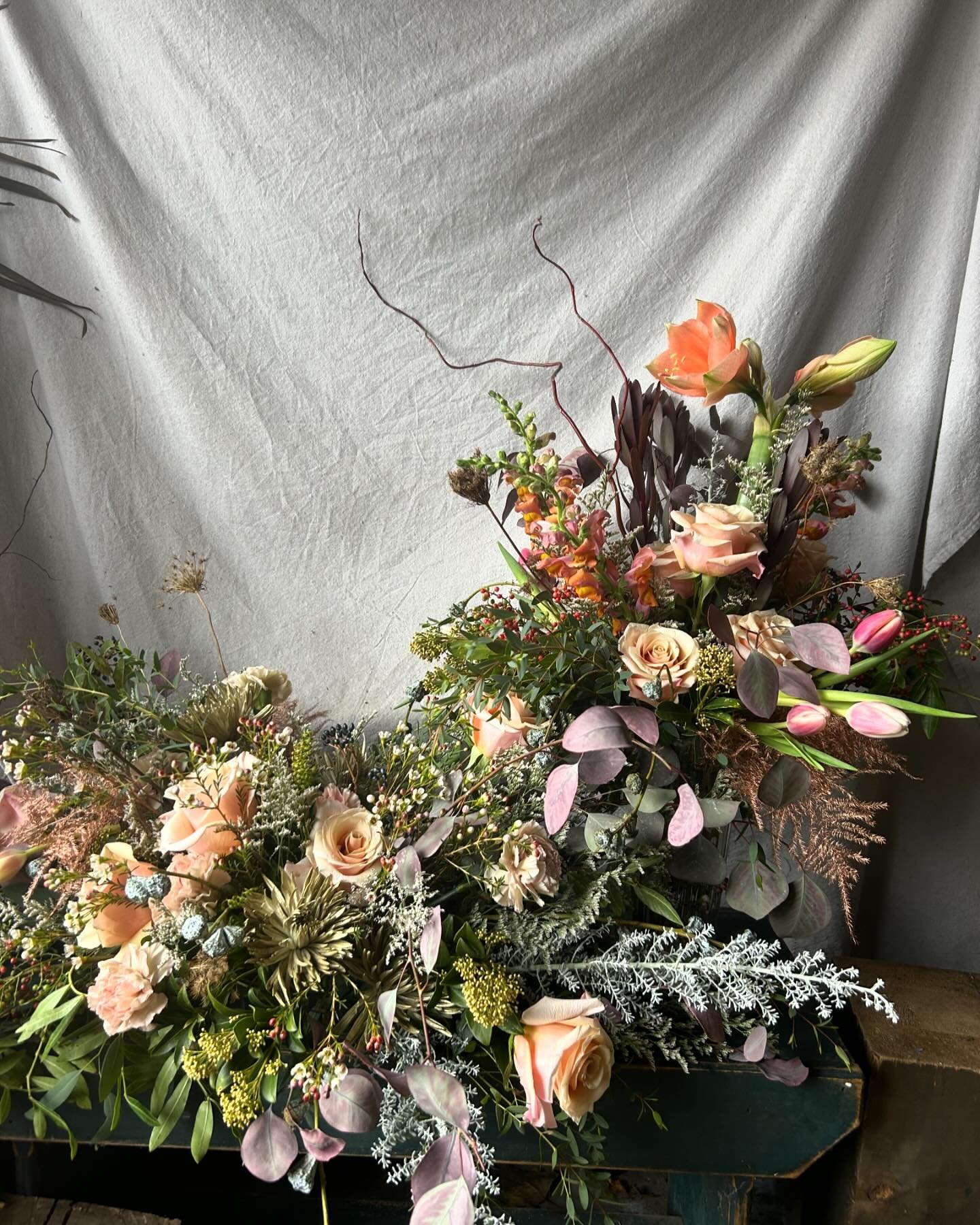 Yesterday the team worked hard and the entire flower studio got its annual Spring Clean! 

We are now ready to work and create for all the beautiful weddings and events we have booked for this coming season!

Riverwood has some available dates&hellip