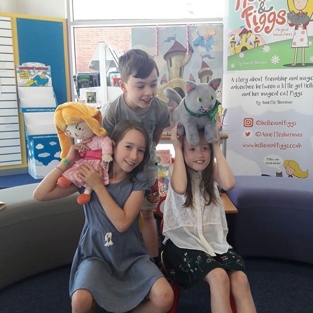 👸🏼🐱🌈💜We had some fun at Lutterworth Library and Hollie and Figgs made new friends. 
Are you following Hollie and Figgs Facebook page? I write all about Hollie and Figgs book developments and adventures. You can see a taster animation of Hollie a