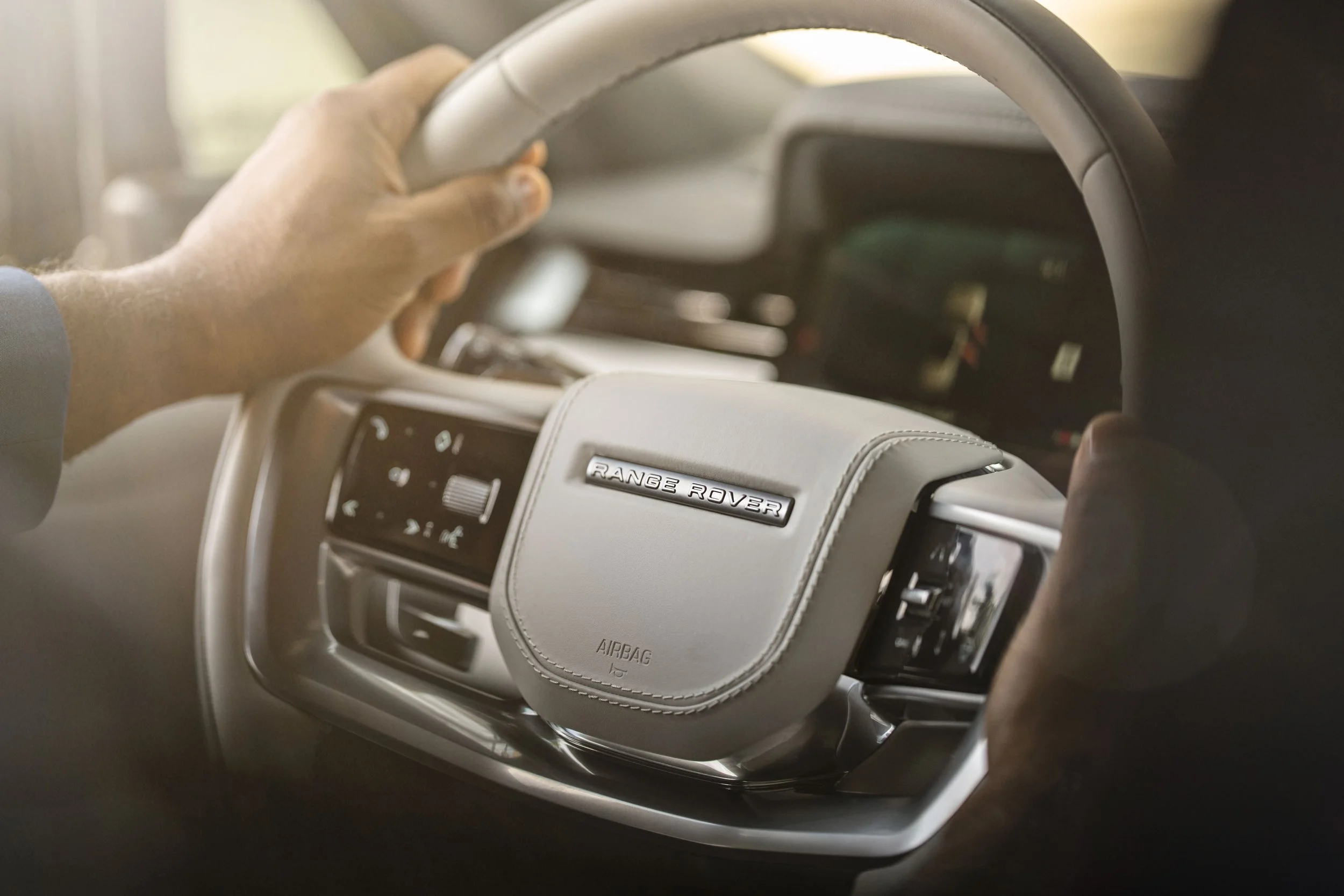 IOM23_RANGE_ROVER_ANDREW_MUSEUM_STEERING_WHEEL_3541_SR3 2.jpeg