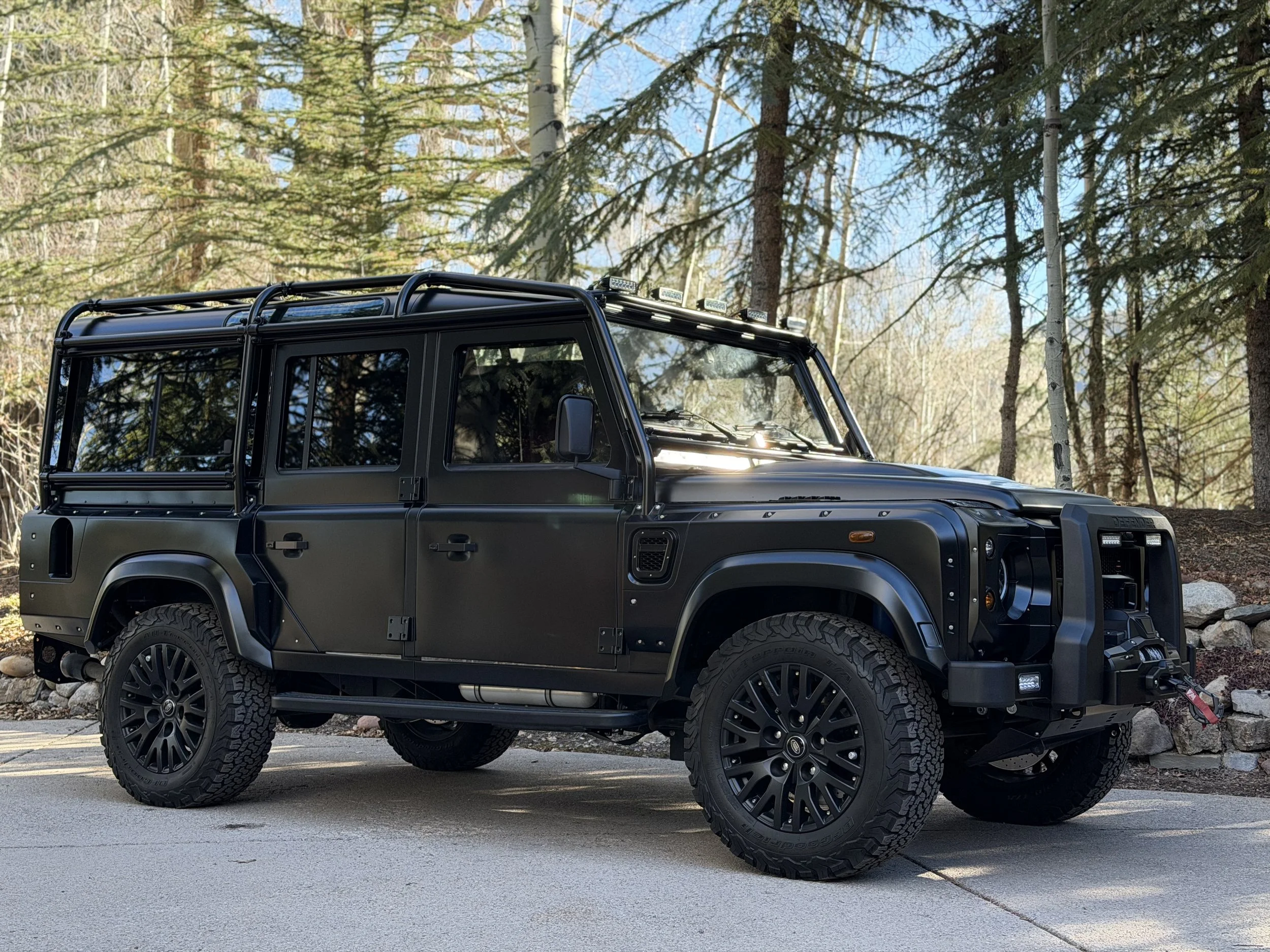 E.C.D.  Land Rover Defender 110 - LS3 Engine