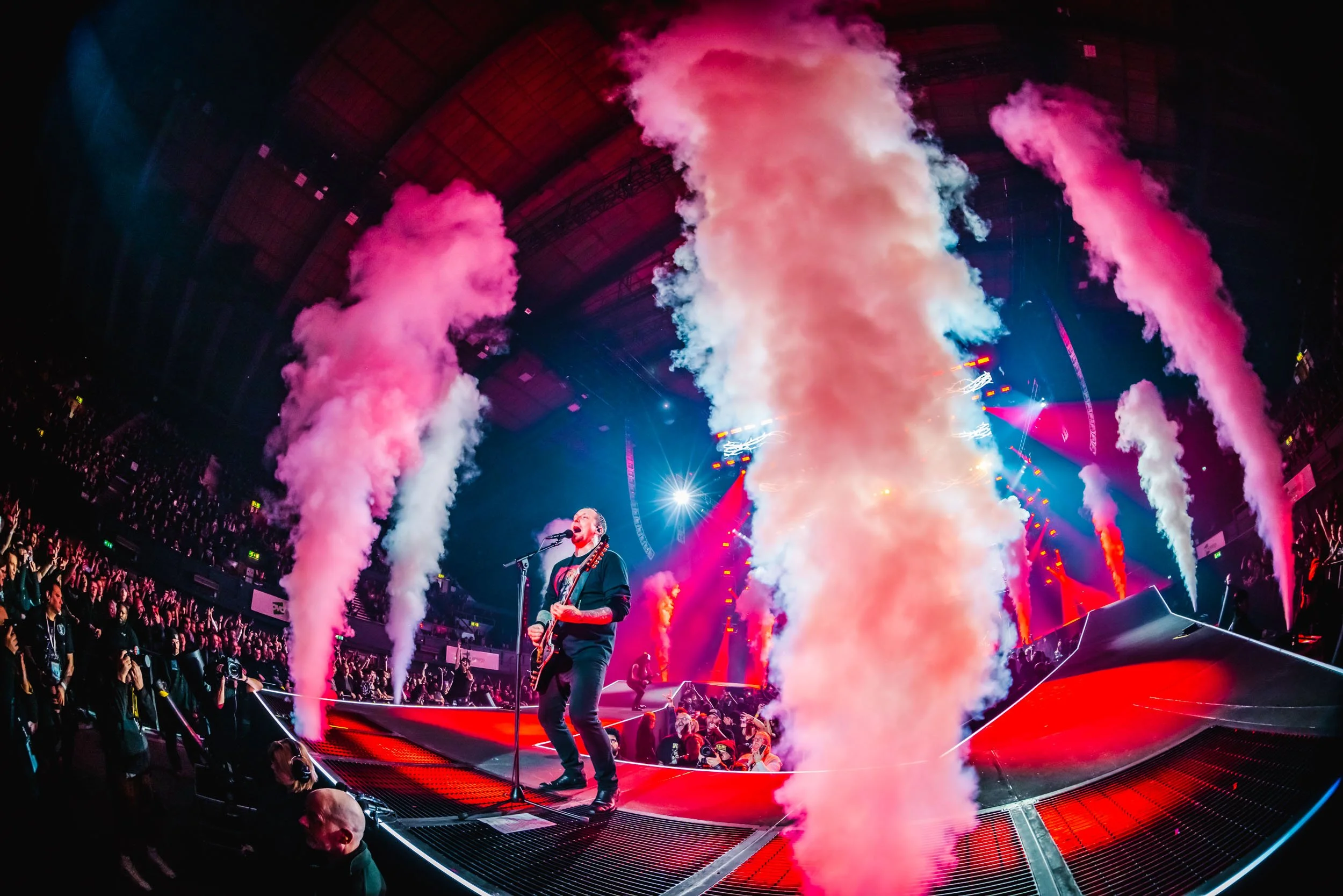 Mitreißender Konzertmoment, eingefangen durch professionelle Eventfotografie.