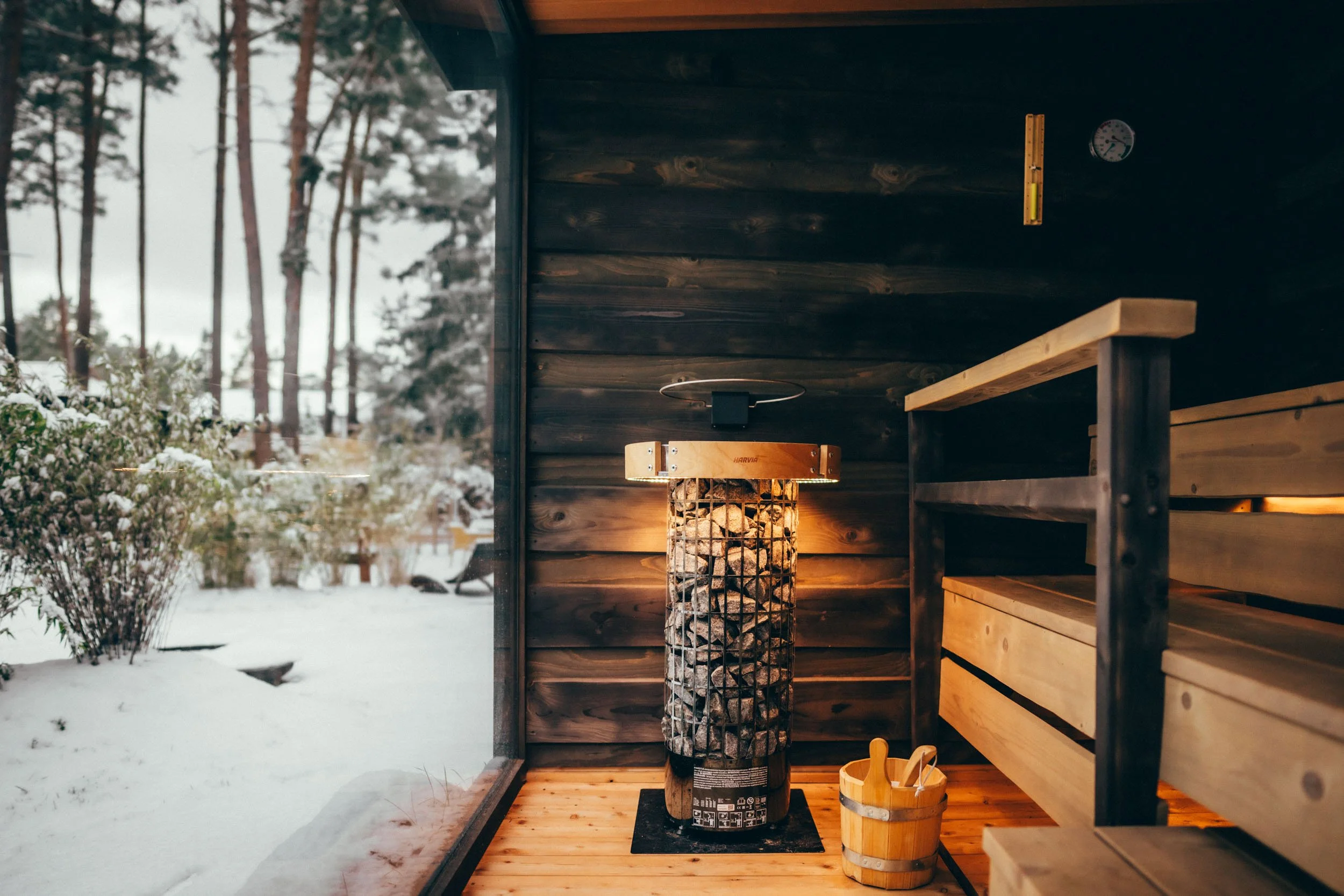 Professionelle Aufnahme einer Privatsauna in einem Hideaway – Repräsentativ und edel.