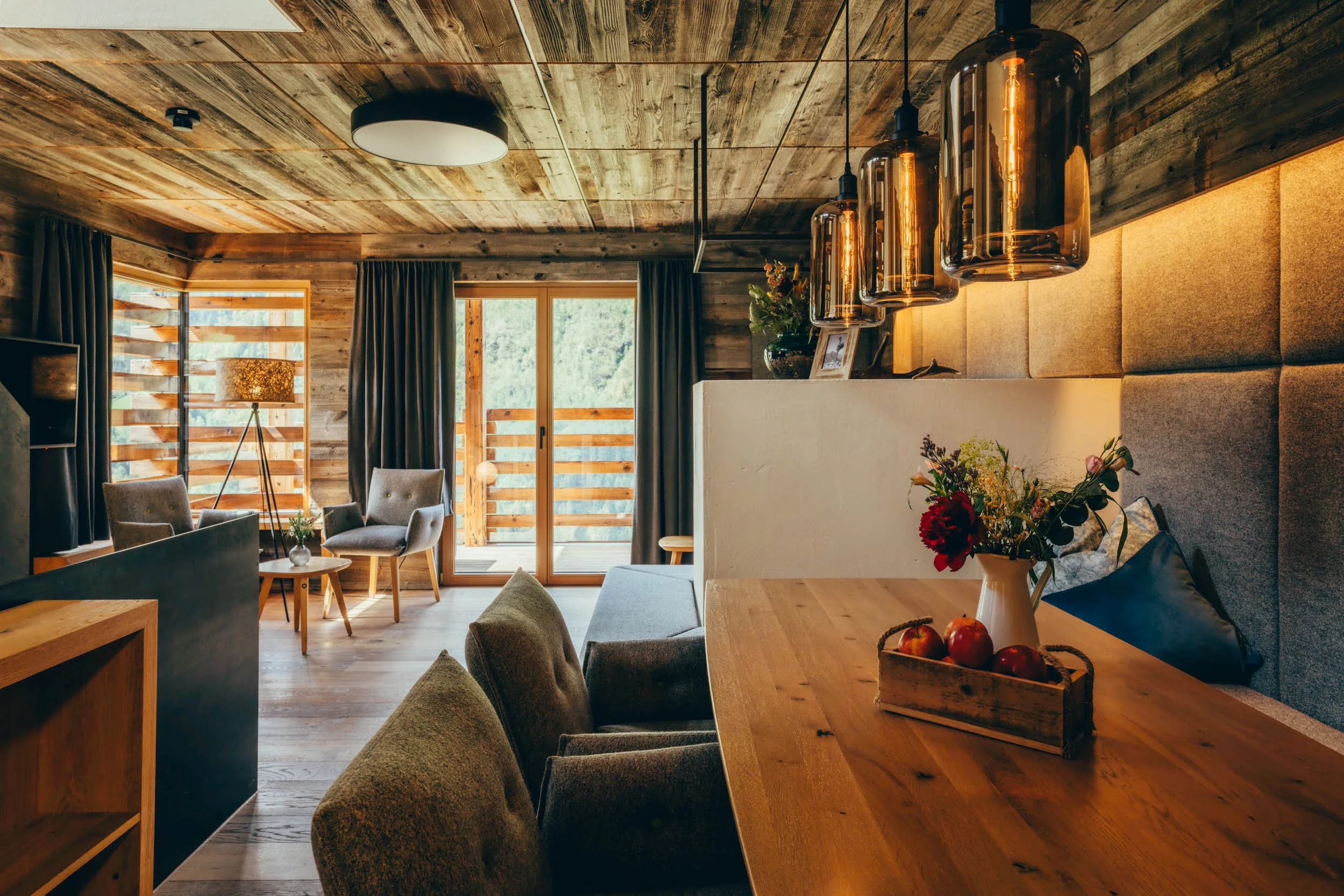 Hochwertige Fotografie eines Alpenchalets