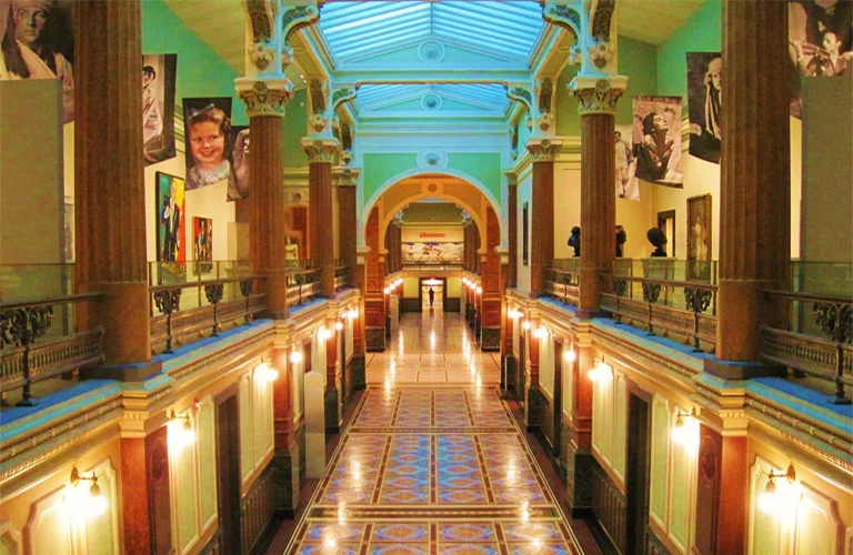 79b_National Portrait Gallery_interior_Current.jpg