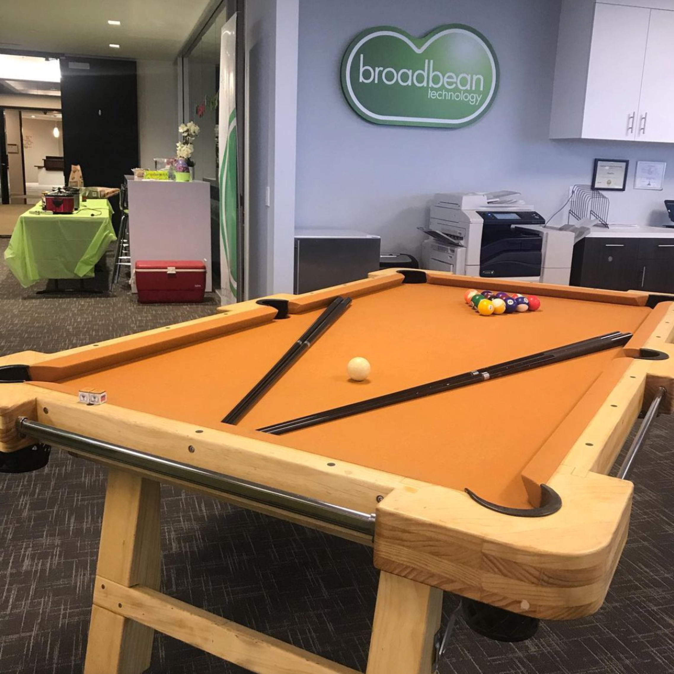 pool-table-corporate-party.png