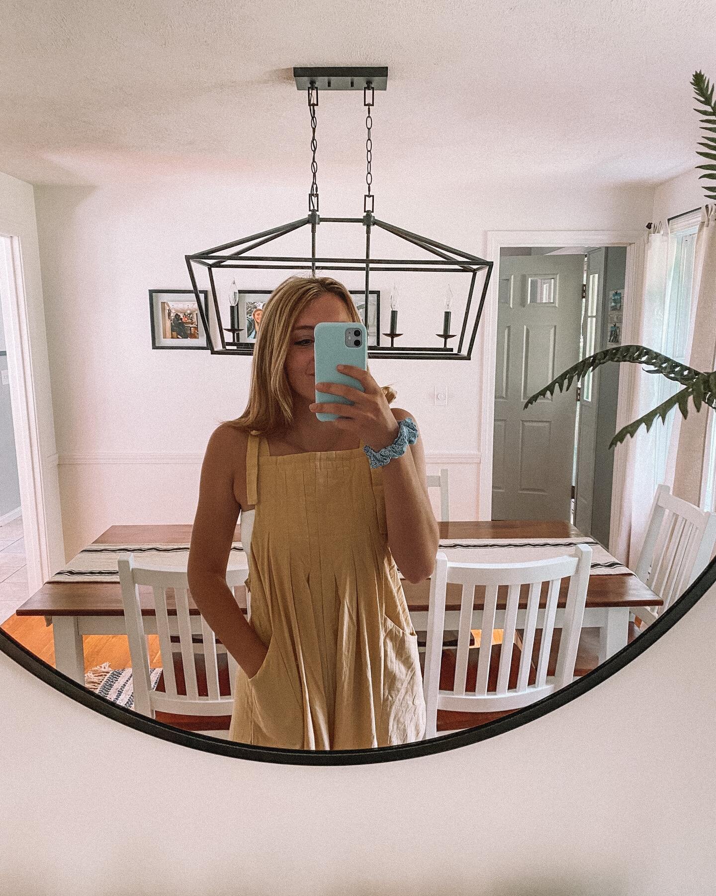 photo dump OOO edition 🦋 took a lil staycation last week and it was exactly what i needed. it’s hard but it’s important to take breaks every once in awhile.. going into this week feeling recharged ⚡️