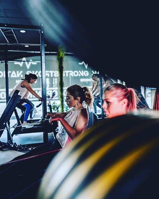 🔥 ☀️ Are you training today? ☀️🔥 .
.
It&rsquo;s currently 38.7deg in melbourne today.. absolutely roasting. Days like today we all start to quiz ourselves to see if we&rsquo;re actually consuming the correct amount of water to keep ourselves adequa