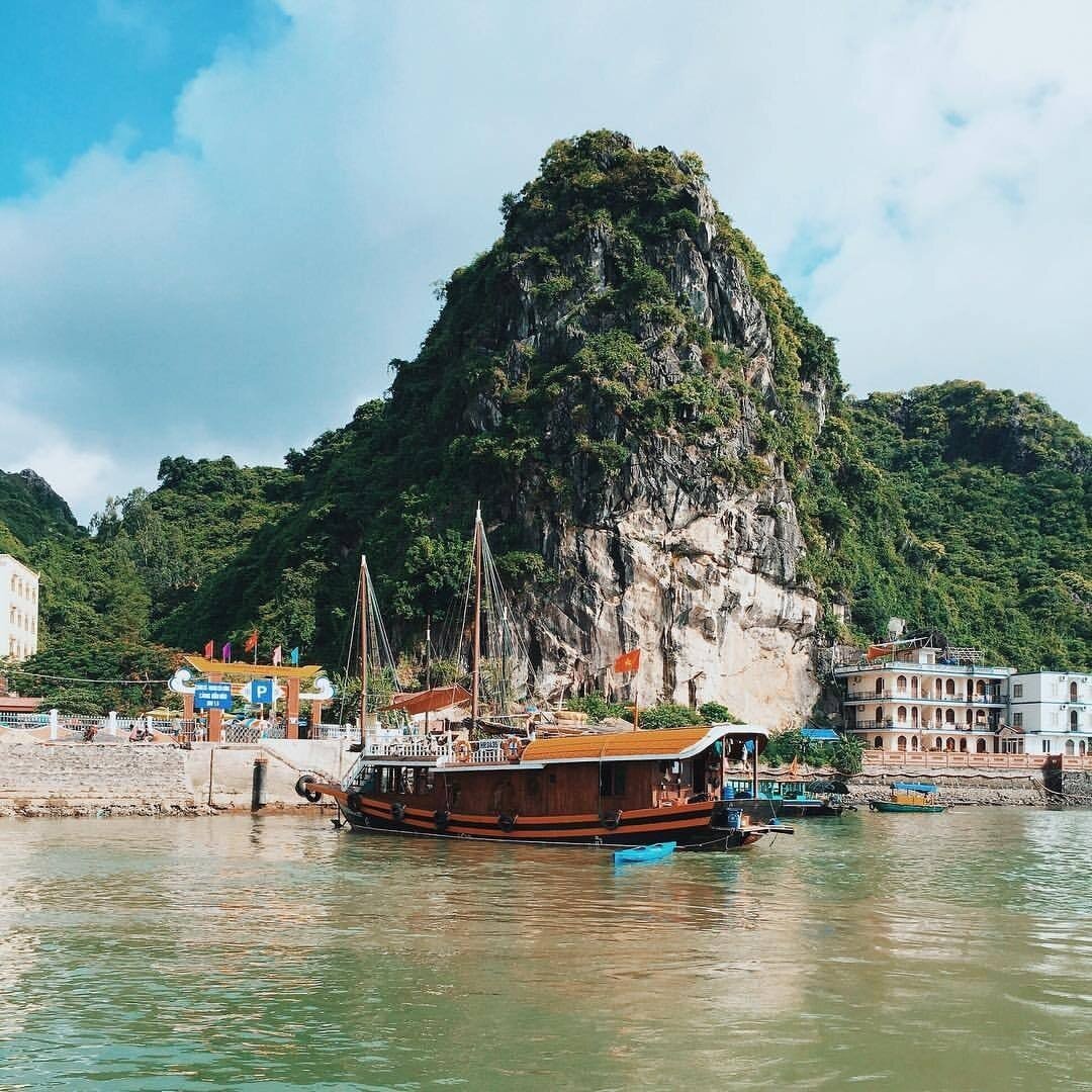 Did someone say bae? 📍 Ha Long Bay⁠
⁠
🌏Want to be featured on our Instagram? Tag us in your photos and use the hashtag #TravelTooMuch or #TeamTravelTooMuch so we can find you!⁠
⁠
📸: @teejayhughes⁠