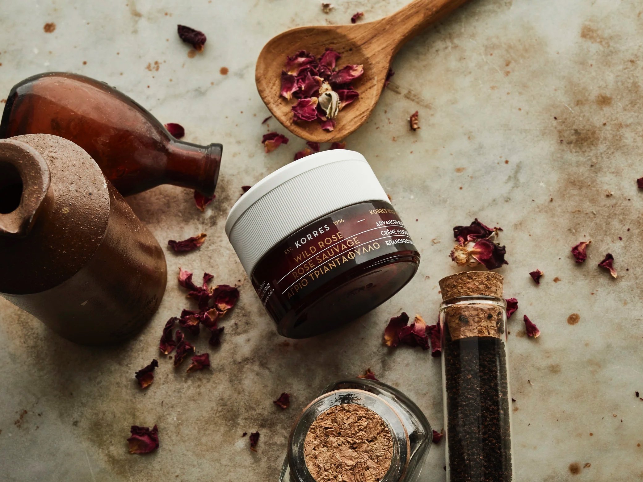 Gabriella Jackson - beauty still life photographer UK 