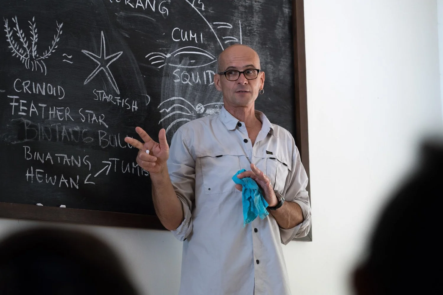 With laughs and pipefish, scientists and students share reef knowledge